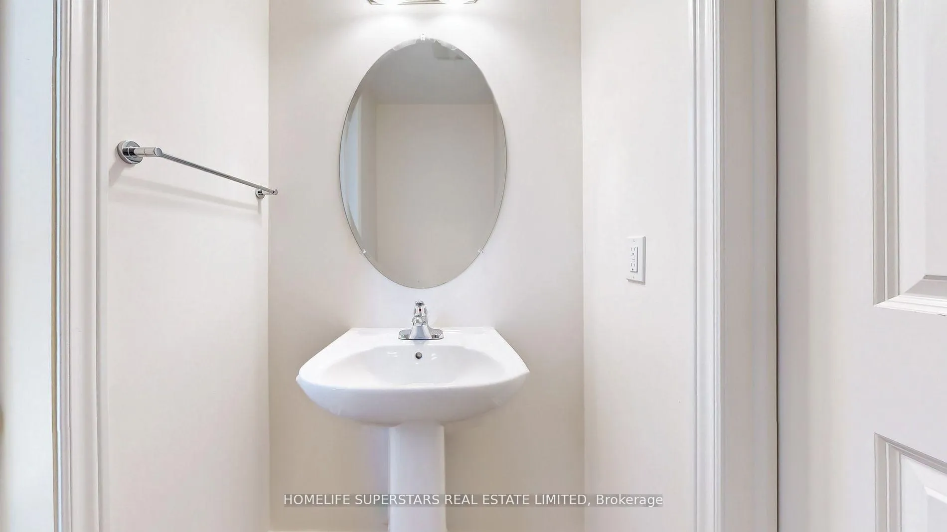 Photo 11 of 1065 Garner Road E, Hamilton, Ancaster — HOMEH