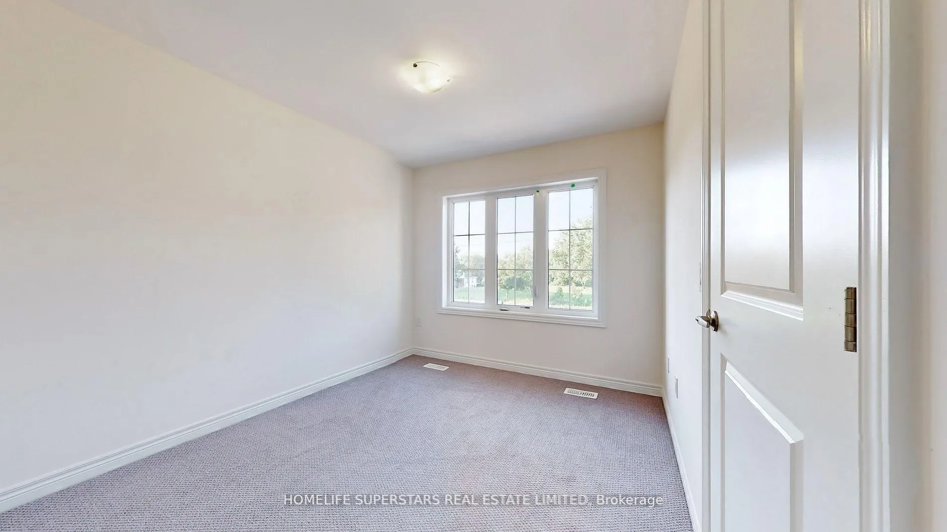 Photo 17 of 1065 Garner Road E, Hamilton, Ancaster — HOMEH