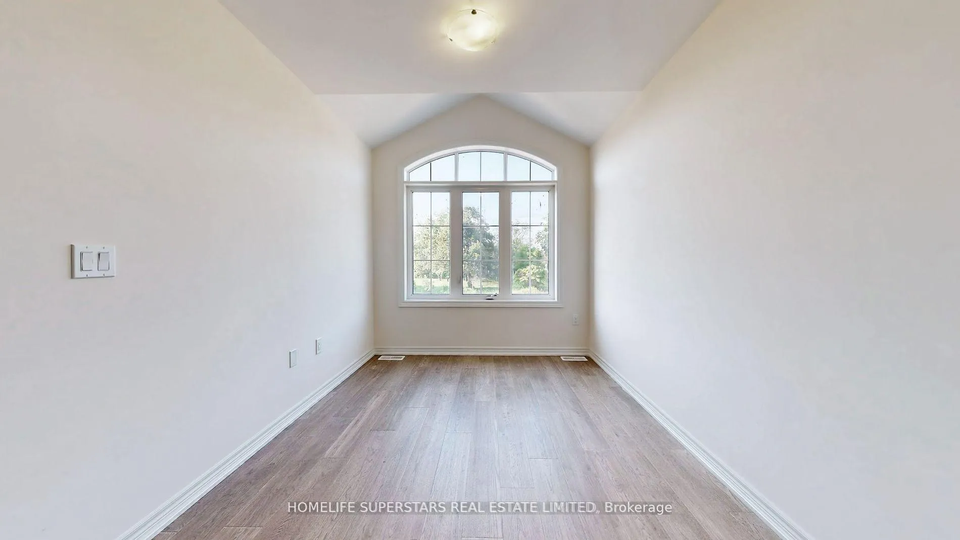 Photo 19 of 1065 Garner Road E, Hamilton, Ancaster — HOMEH