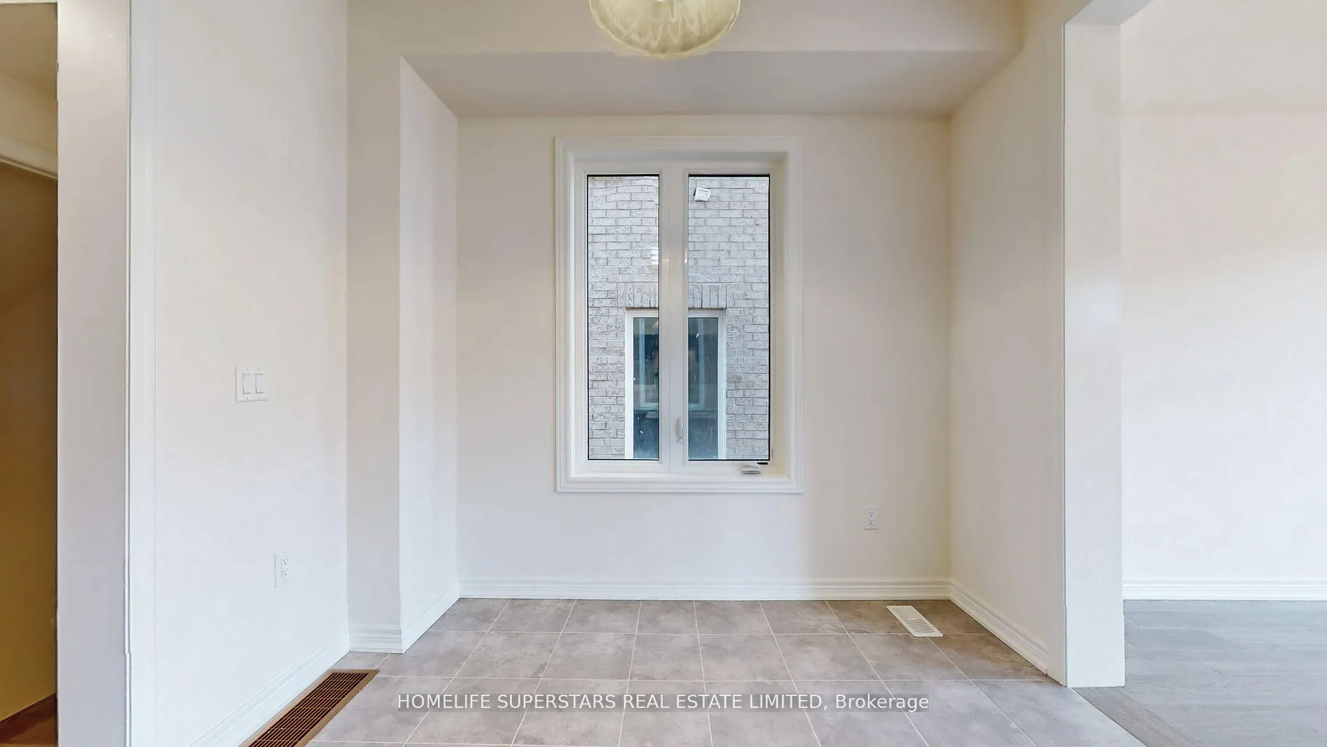 Photo 21 of 1065 Garner Road E, Hamilton, Ancaster — HOMEH