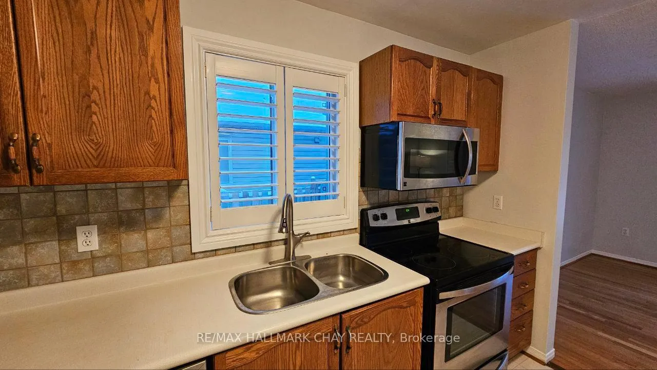 Photo 10 of 54 Ward Drive, Barrie, Painswick North — HOMEH