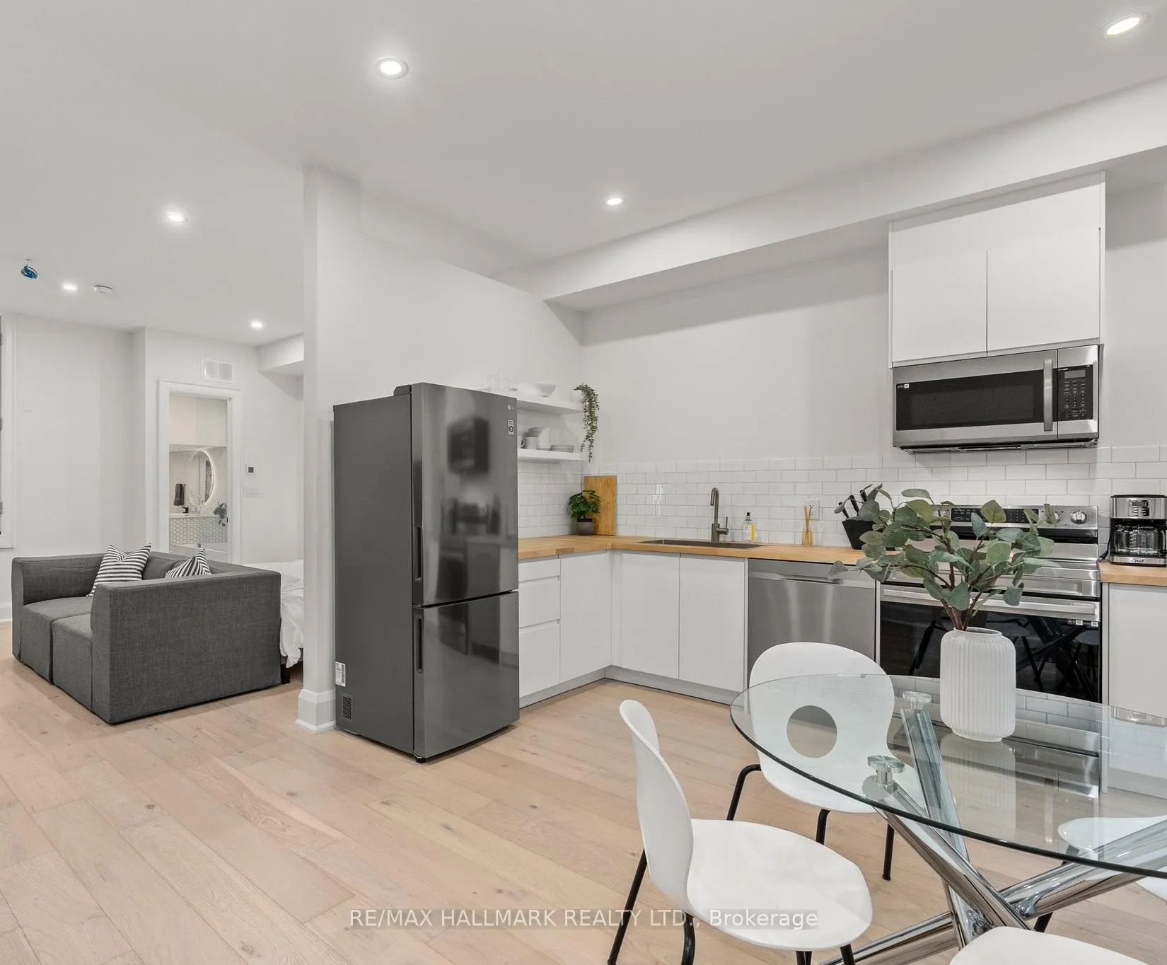 Photo 2 of 12 Glenside Avenue, Toronto, Greenwood-Coxwell — HOMEH