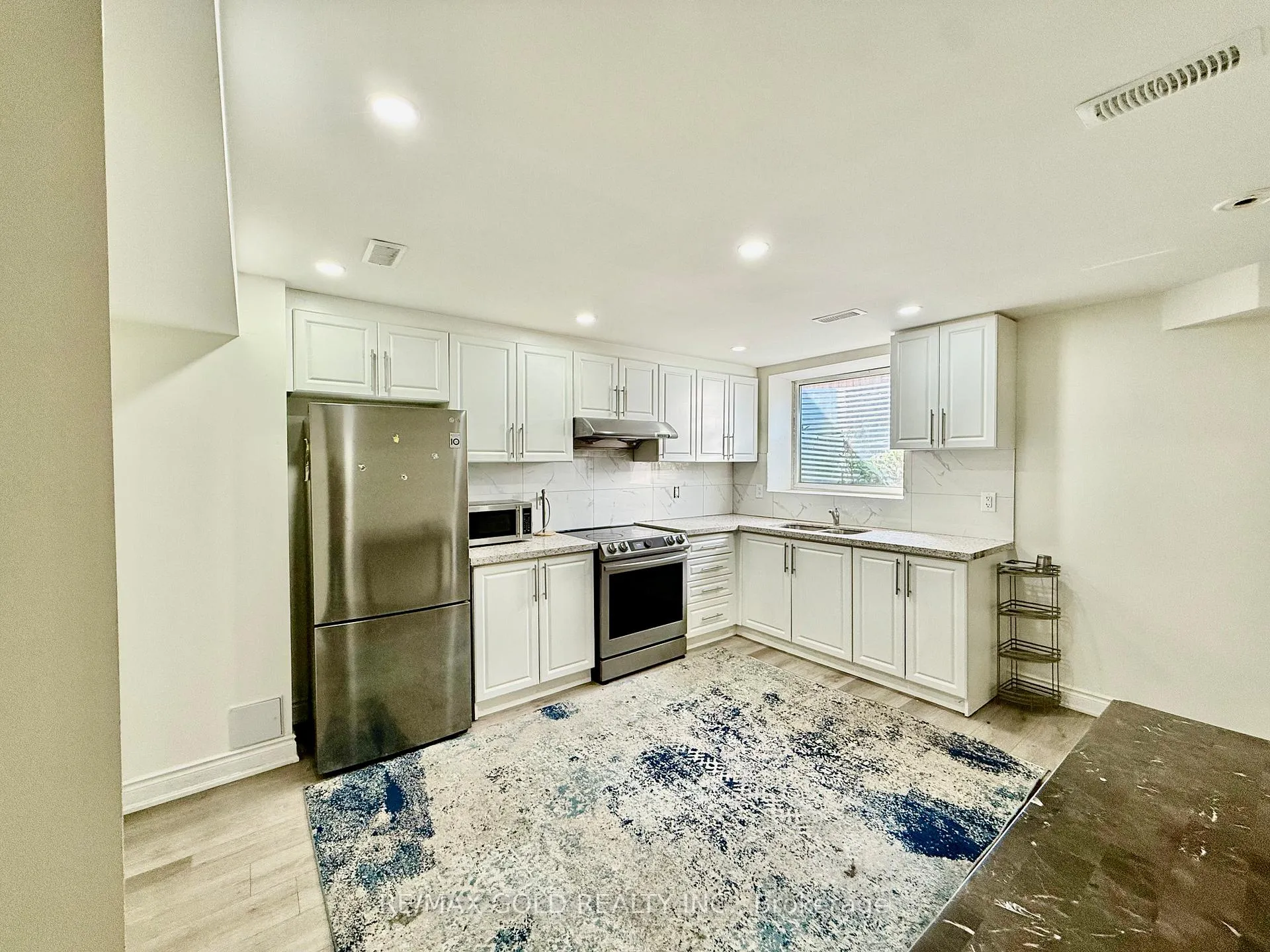 Photo 3 of 14 Divers Road, Brampton, Northwest Brampton — HOMEH