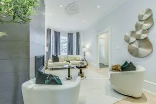 Photo 9 of 92 Willcocks Street, Toronto, University — HOMEH