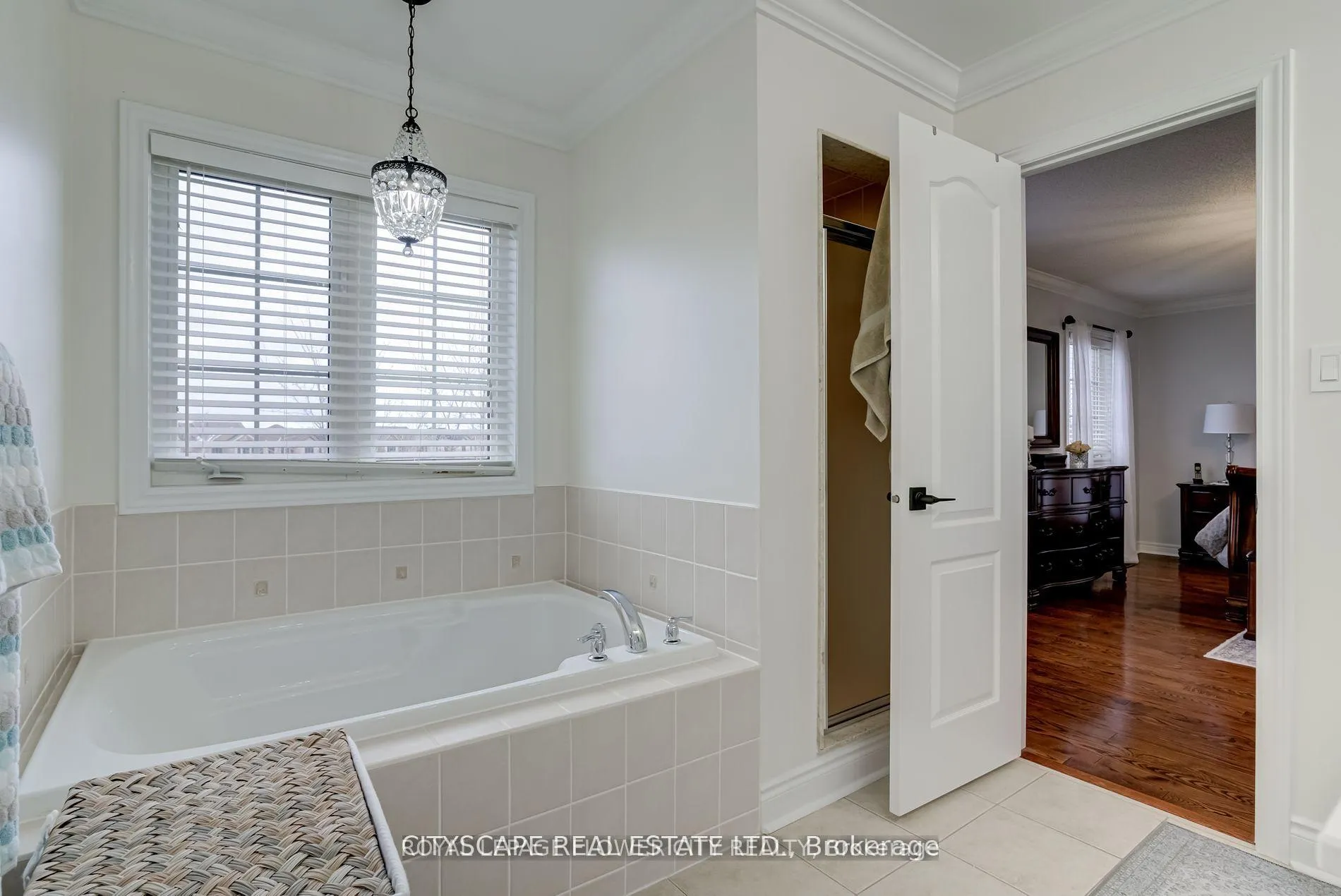 Photo 18 of 24 Spicebush Terrace, Brampton, Credit Valley — HOMEH