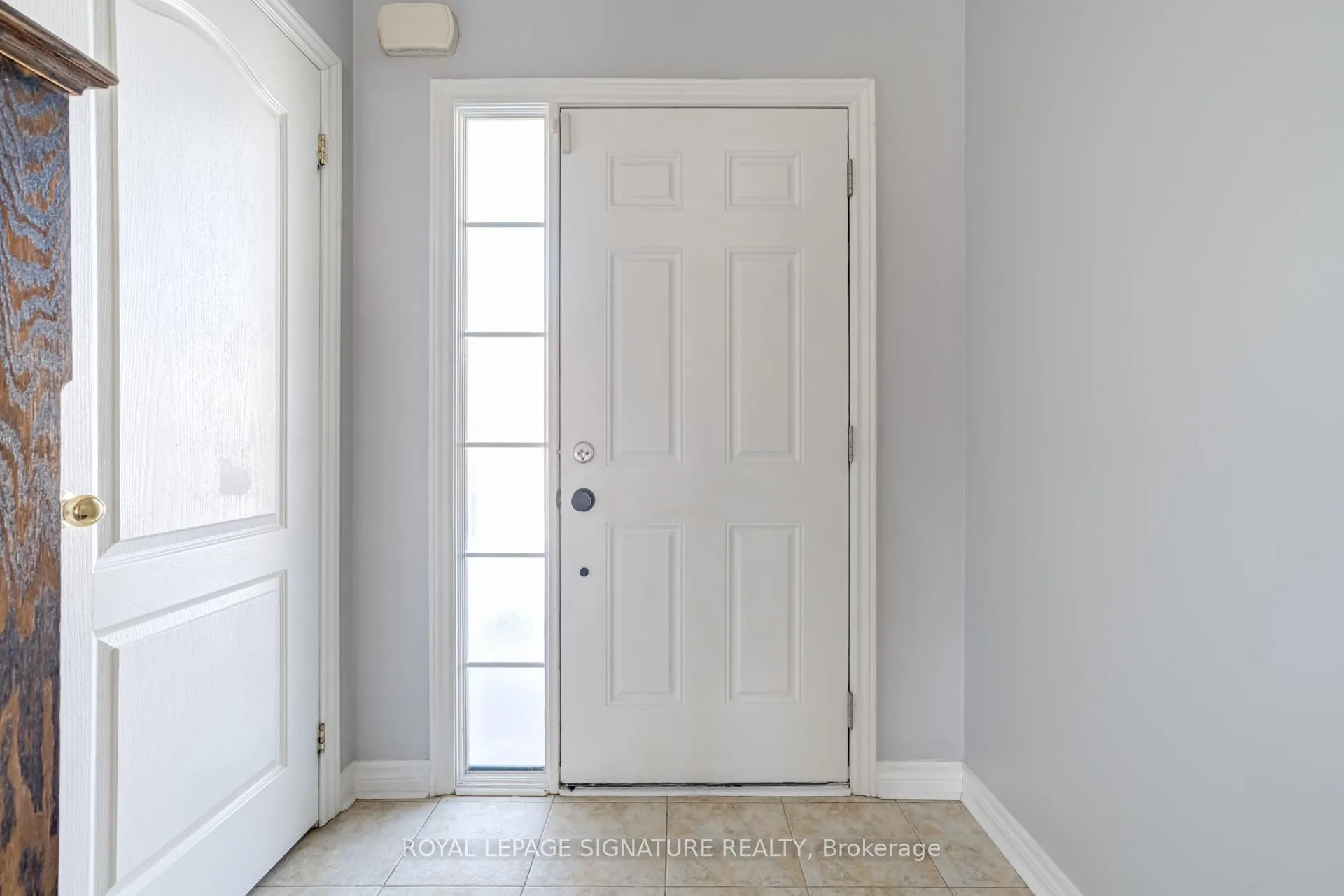Photo 2 of 51 Beckett Crescent, Clarington, Courtice — HOMEH