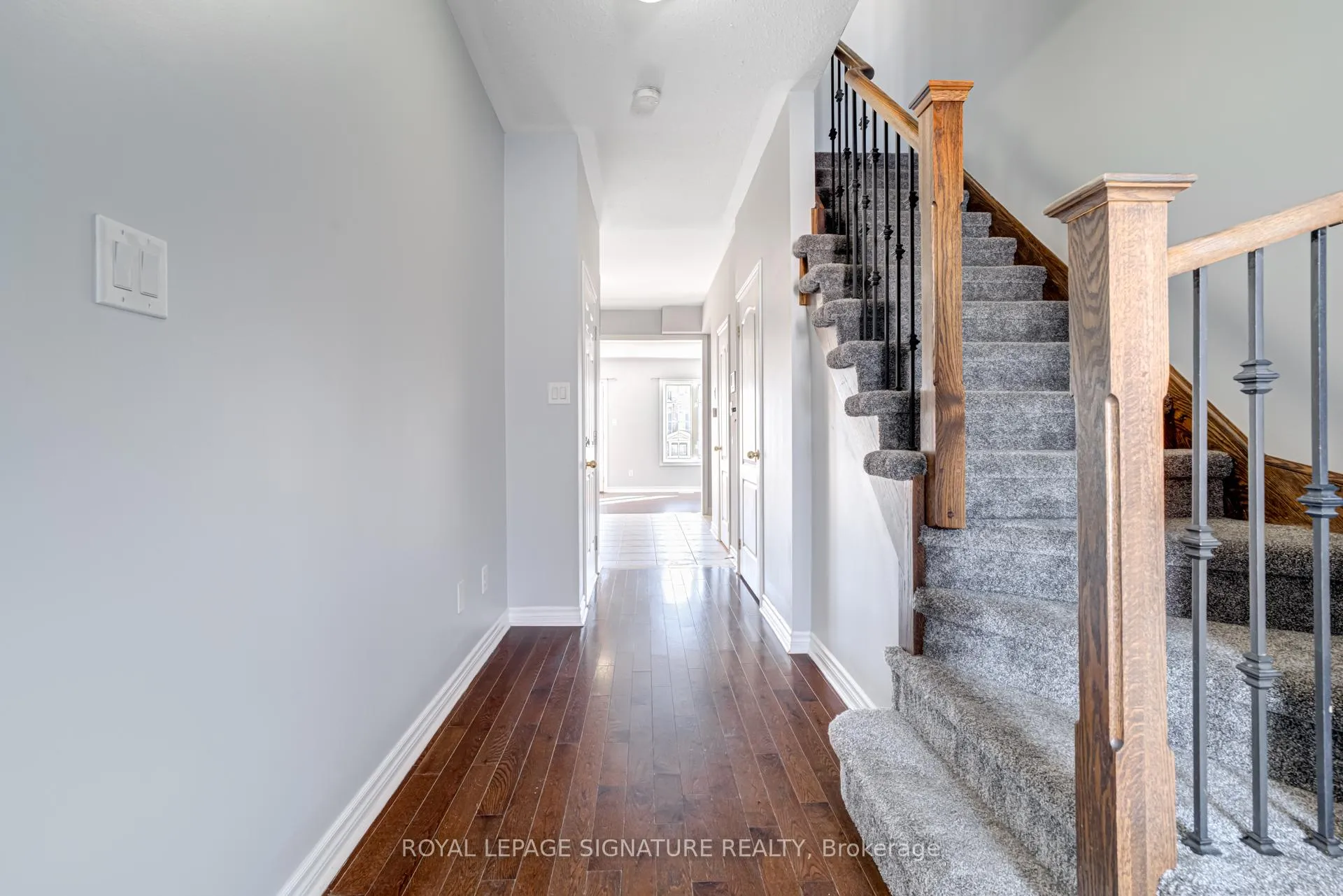 Photo 3 of 51 Beckett Crescent, Clarington, Courtice — HOMEH