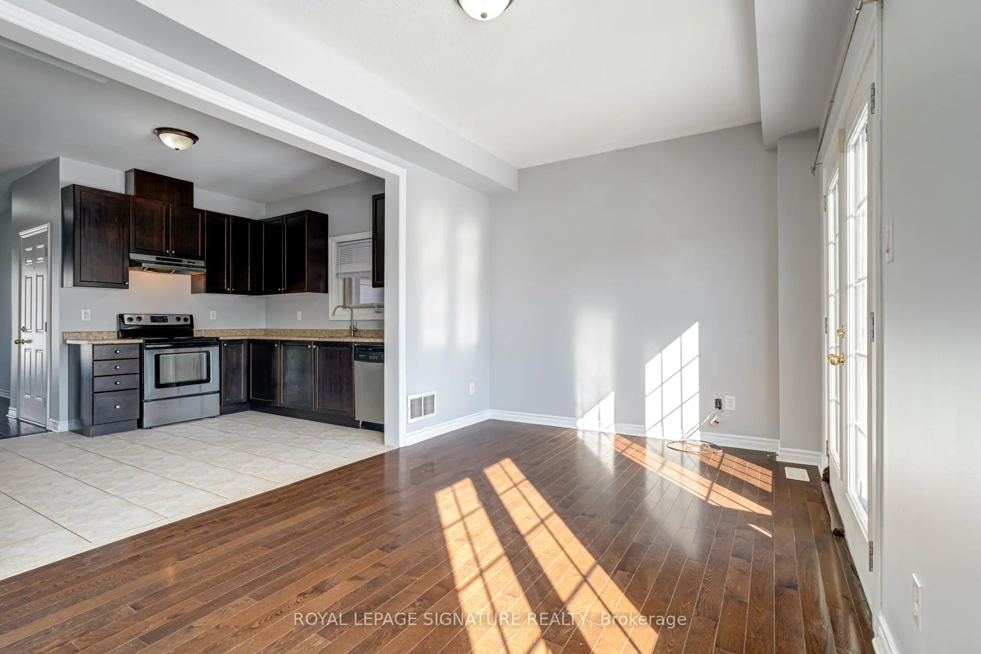 Photo 11 of 51 Beckett Crescent, Clarington, Courtice — HOMEH