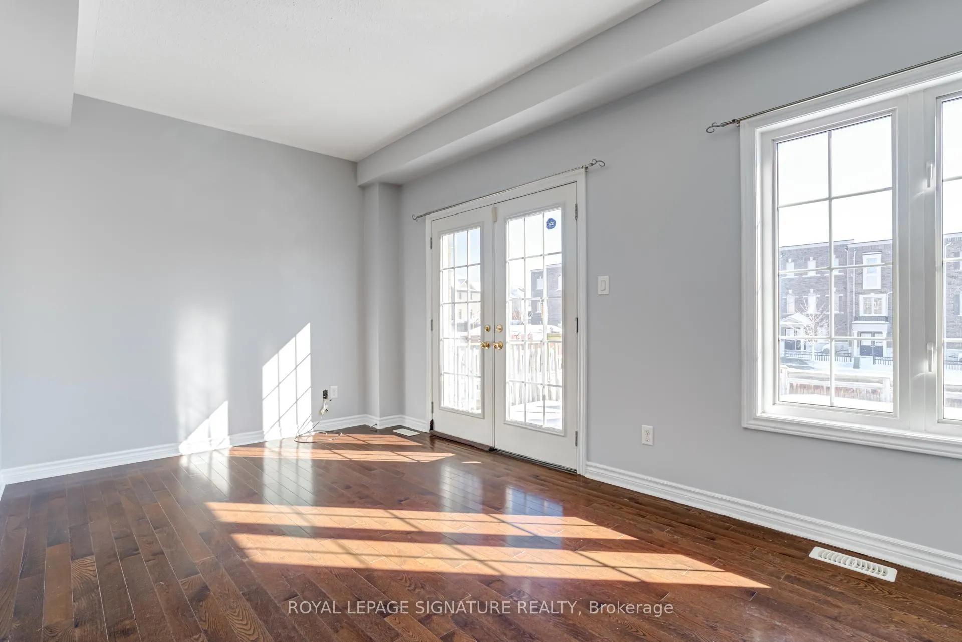 Photo 12 of 51 Beckett Crescent, Clarington, Courtice — HOMEH