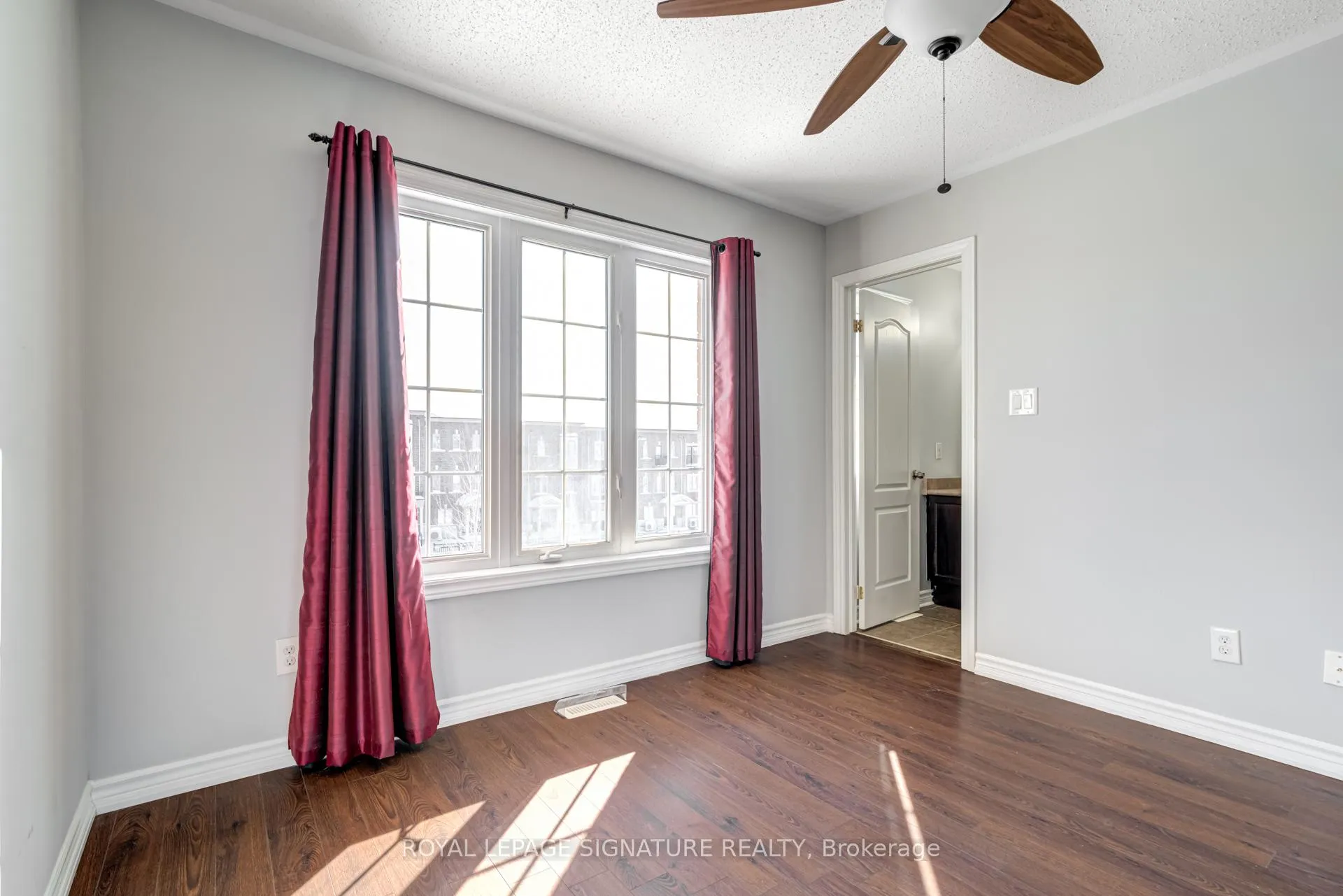 Photo 16 of 51 Beckett Crescent, Clarington, Courtice — HOMEH