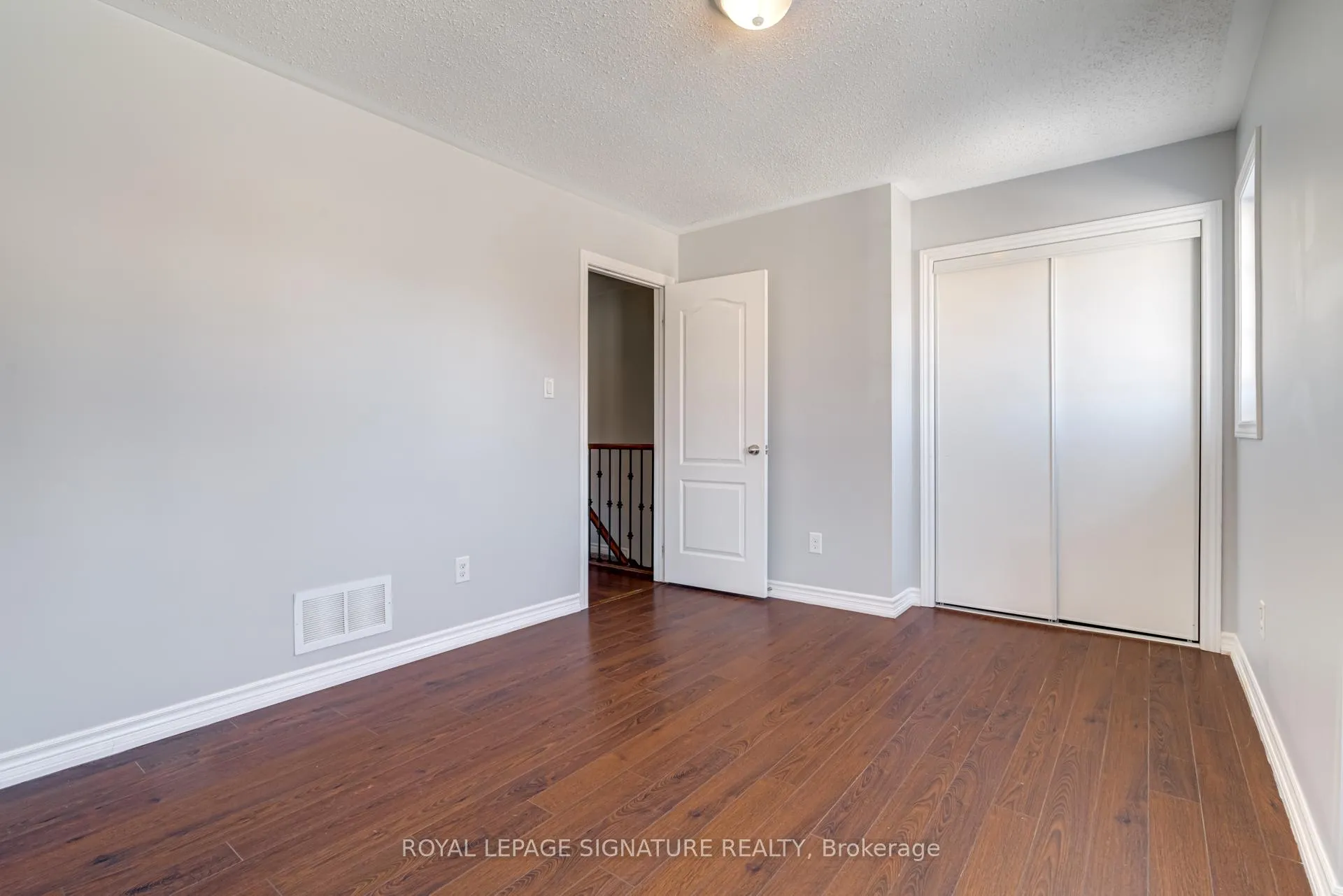 Photo 21 of 51 Beckett Crescent, Clarington, Courtice — HOMEH