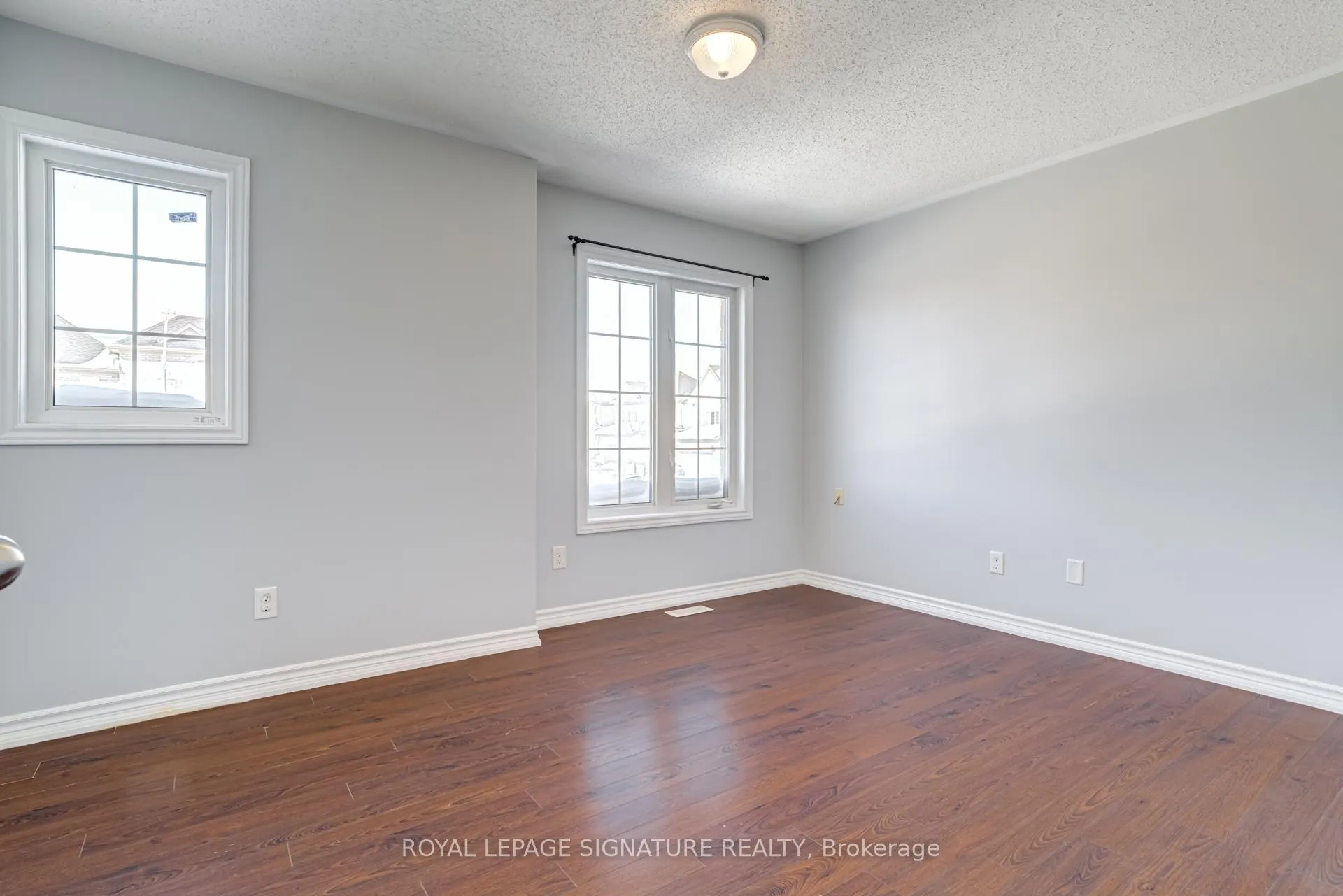 Photo 22 of 51 Beckett Crescent, Clarington, Courtice — HOMEH