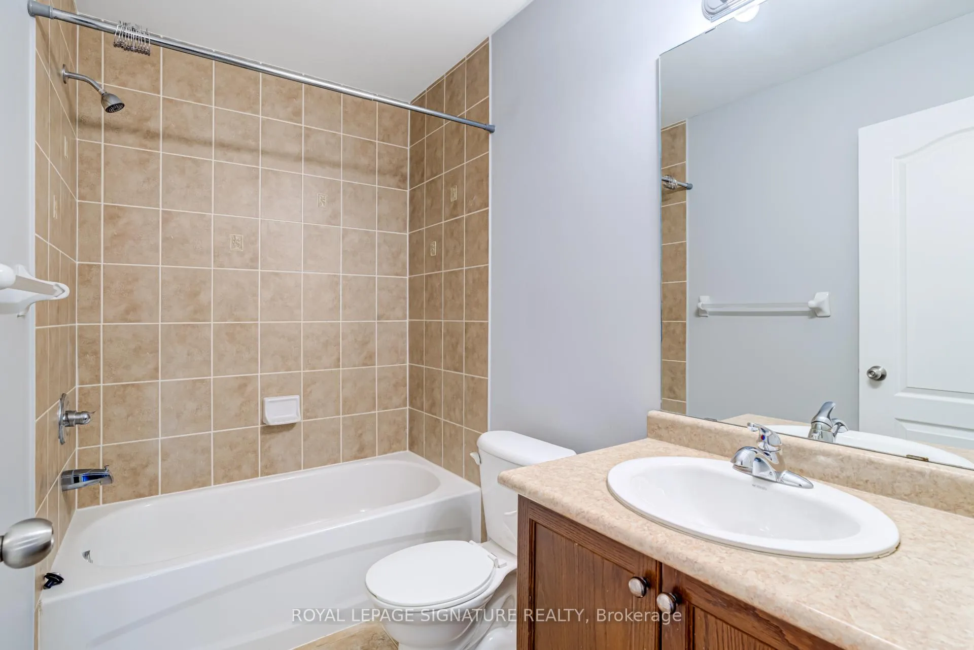 Photo 23 of 51 Beckett Crescent, Clarington, Courtice — HOMEH