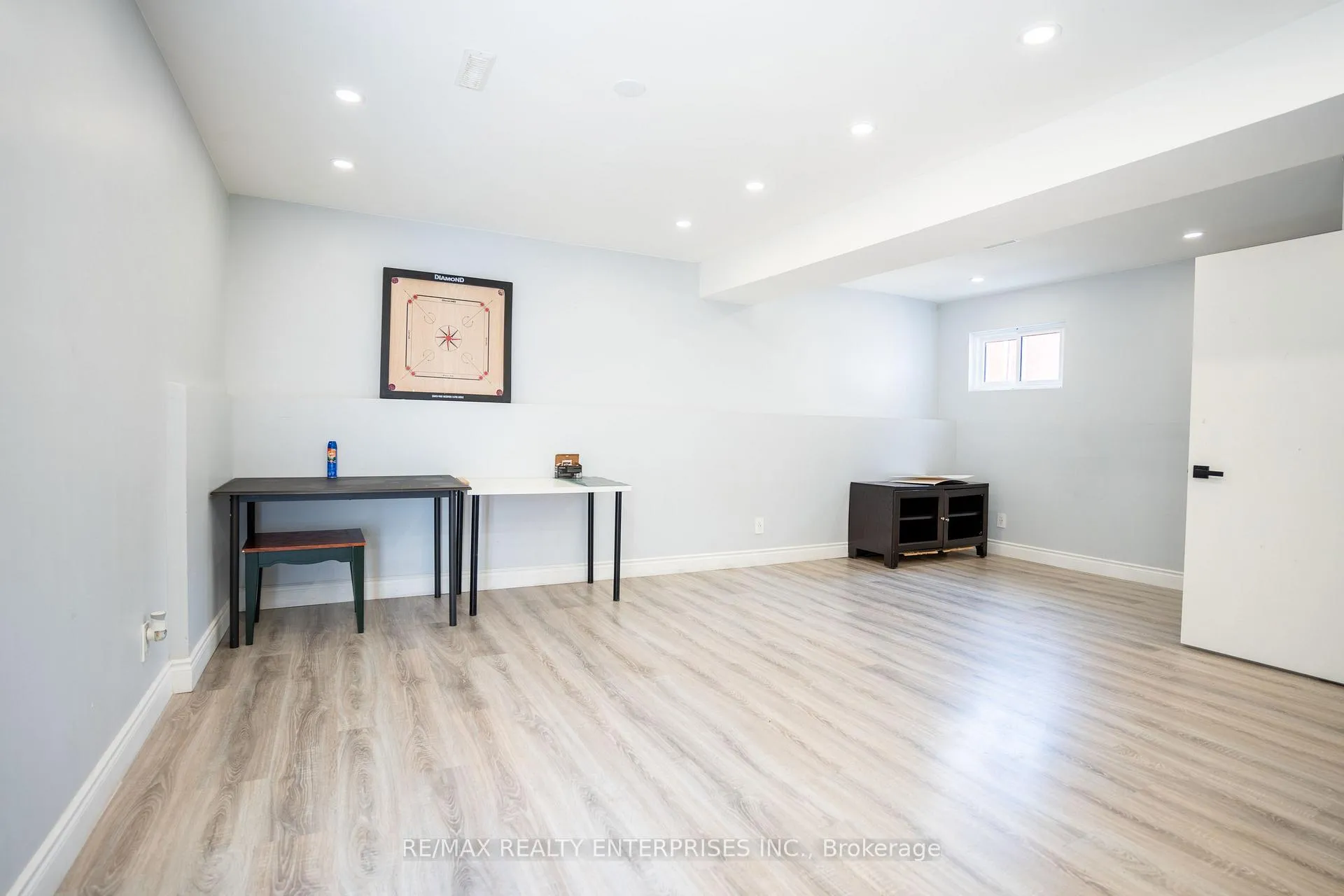 Photo 7 of 27 Austen Lane, Barrie, Letitia Heights — HOMEH