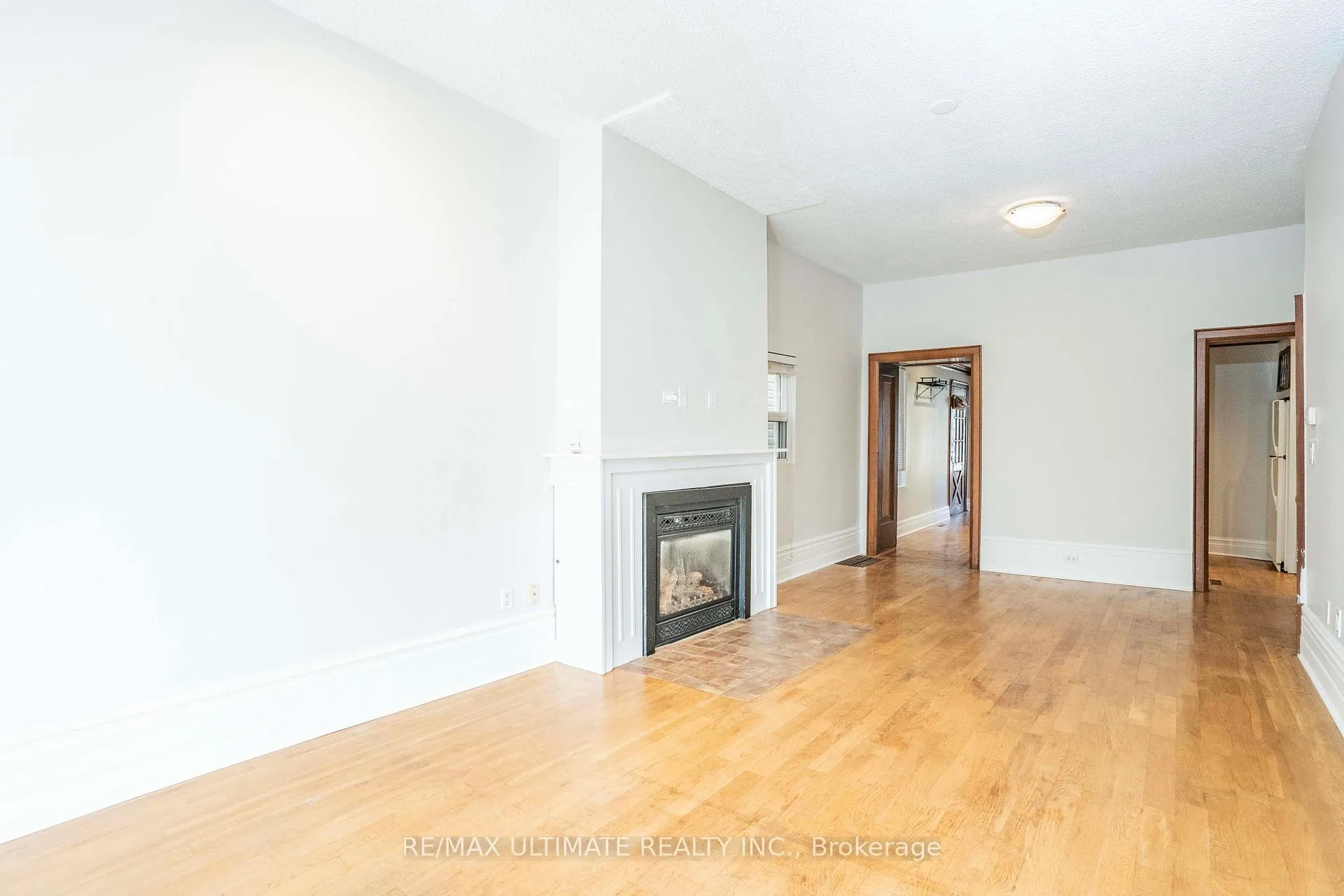 Photo 4 of 122 Harcourt Avenue, Toronto, Blake-Jones — HOMEH