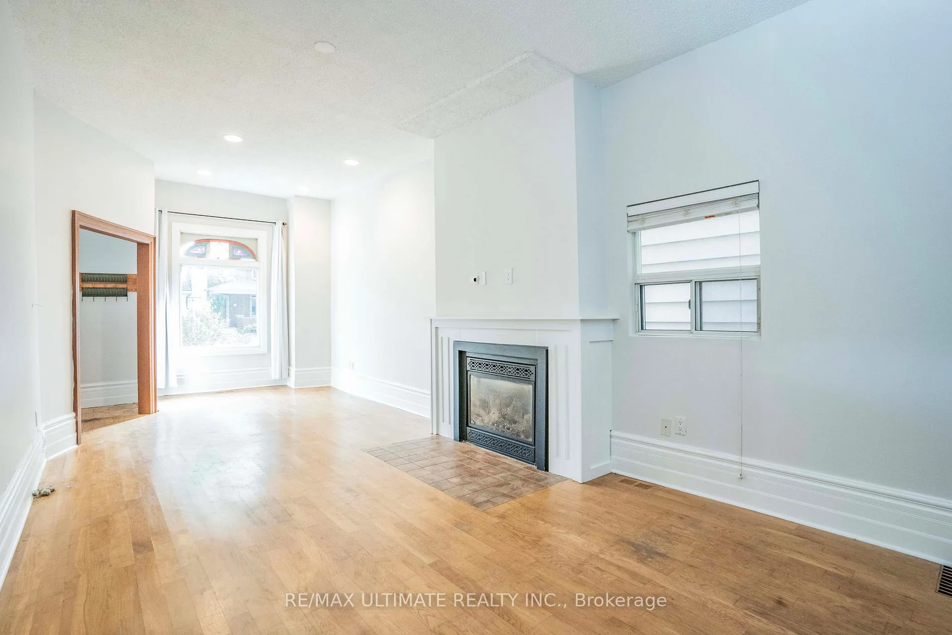Photo 6 of 122 Harcourt Avenue, Toronto, Blake-Jones — HOMEH