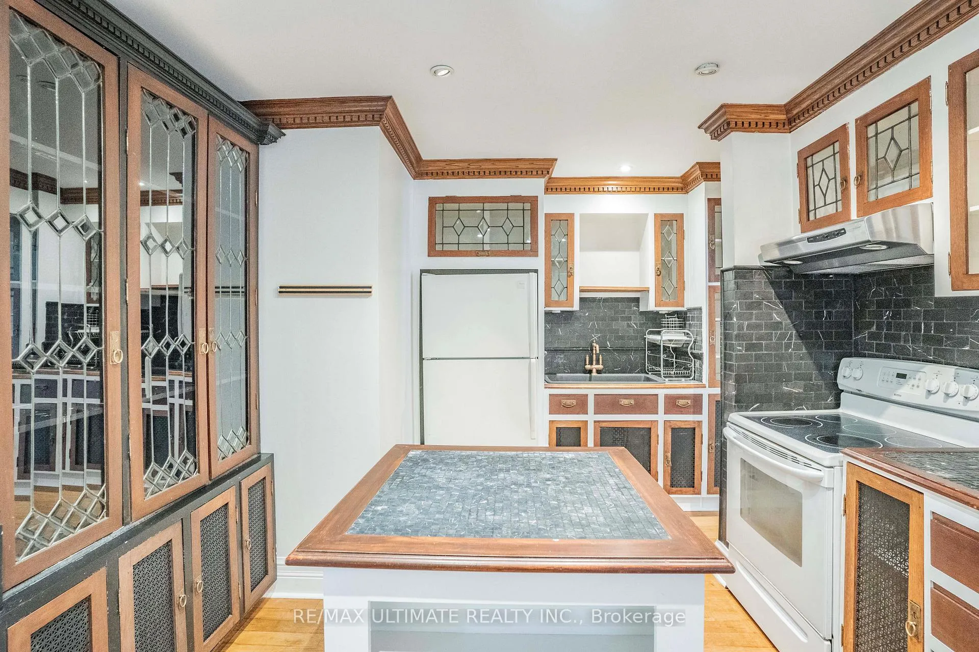 Photo 7 of 122 Harcourt Avenue, Toronto, Blake-Jones — HOMEH