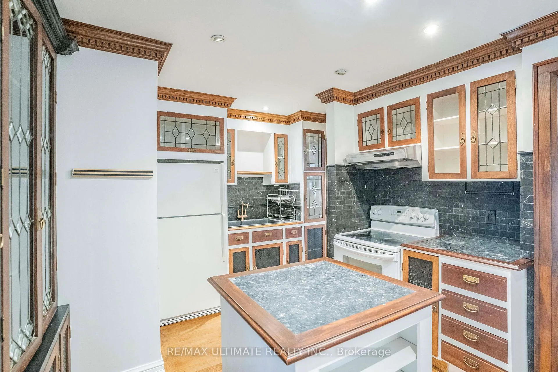 Photo 8 of 122 Harcourt Avenue, Toronto, Blake-Jones — HOMEH