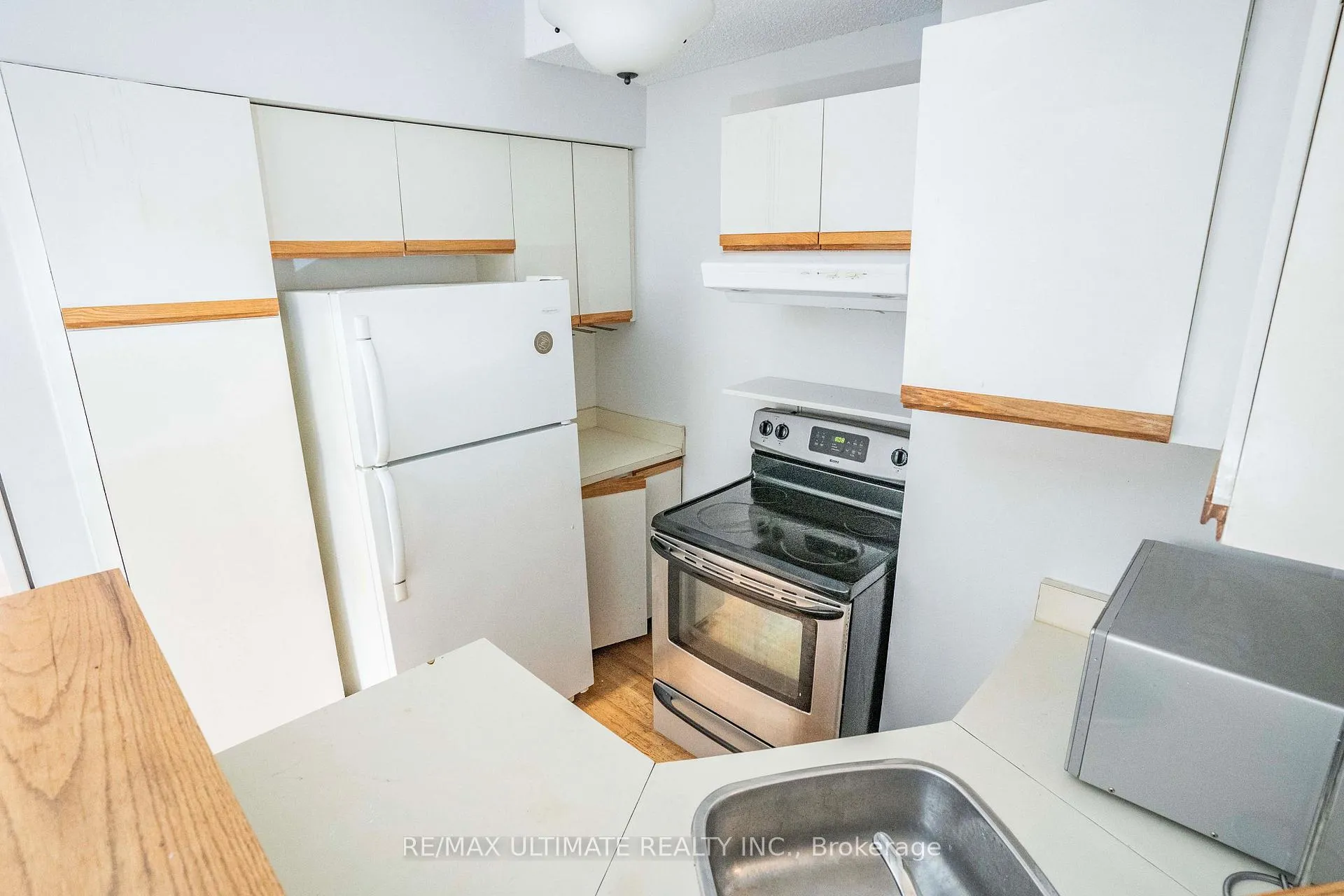 Photo 18 of 122 Harcourt Avenue, Toronto, Blake-Jones — HOMEH