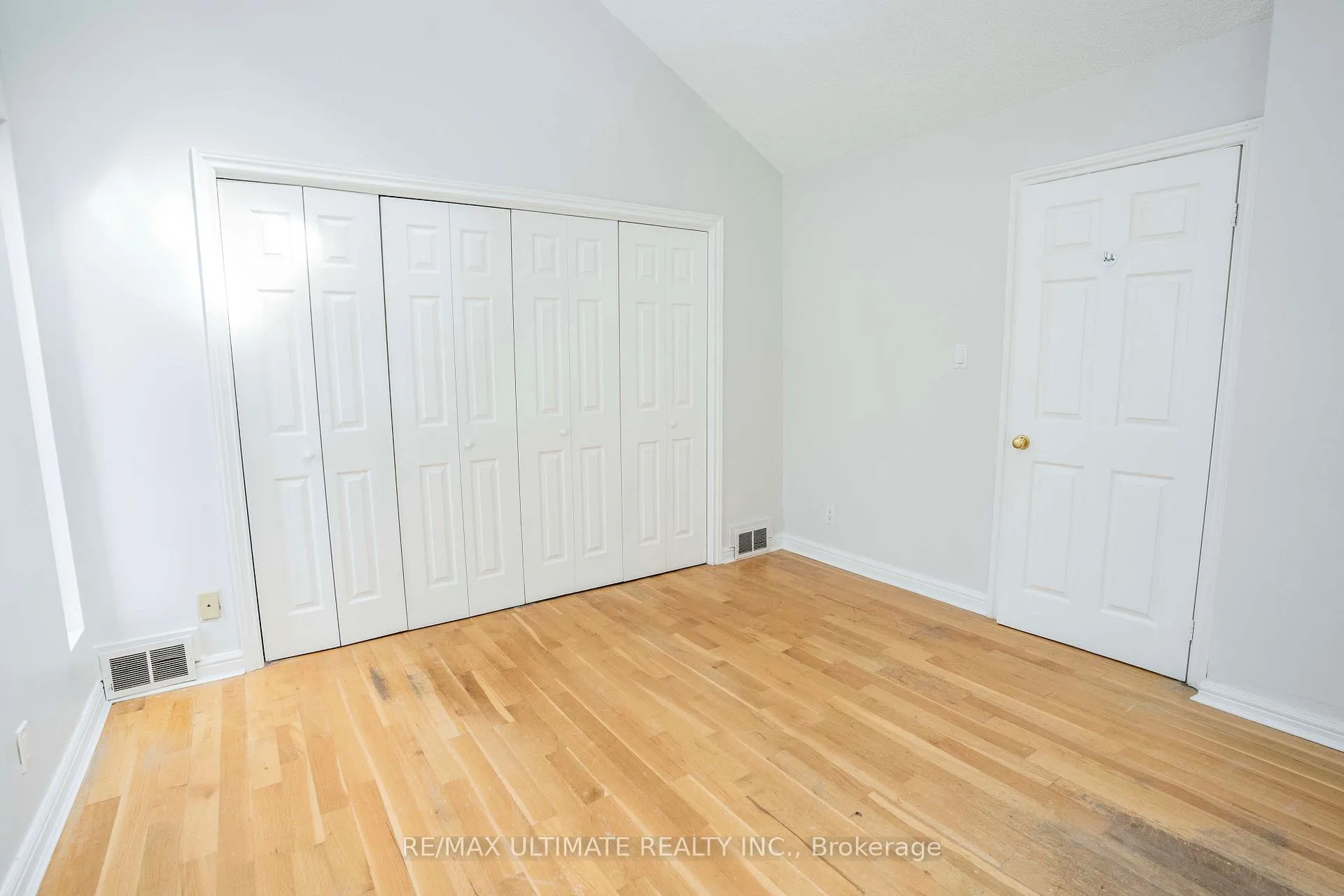 Photo 21 of 122 Harcourt Avenue, Toronto, Blake-Jones — HOMEH