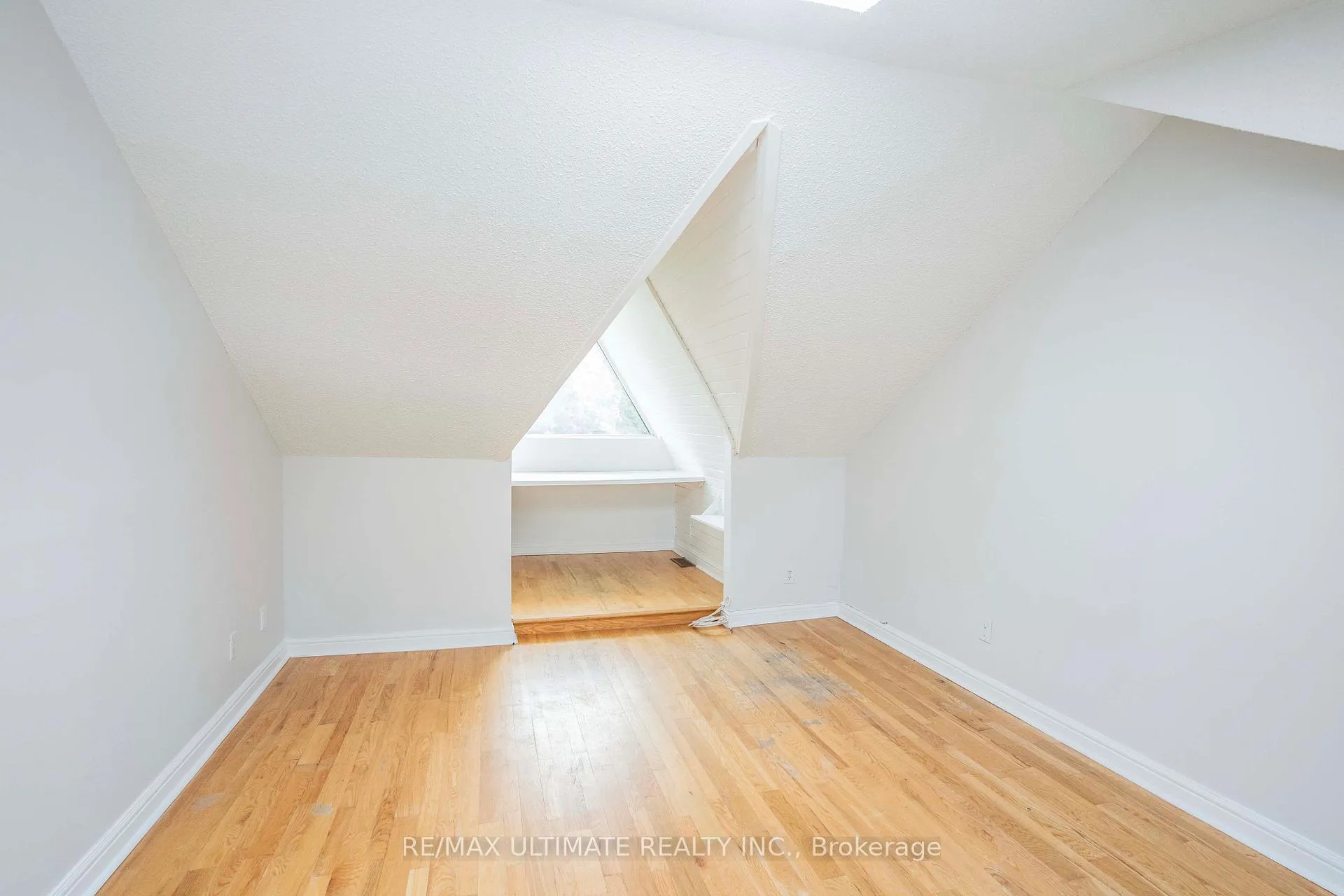Photo 26 of 122 Harcourt Avenue, Toronto, Blake-Jones — HOMEH