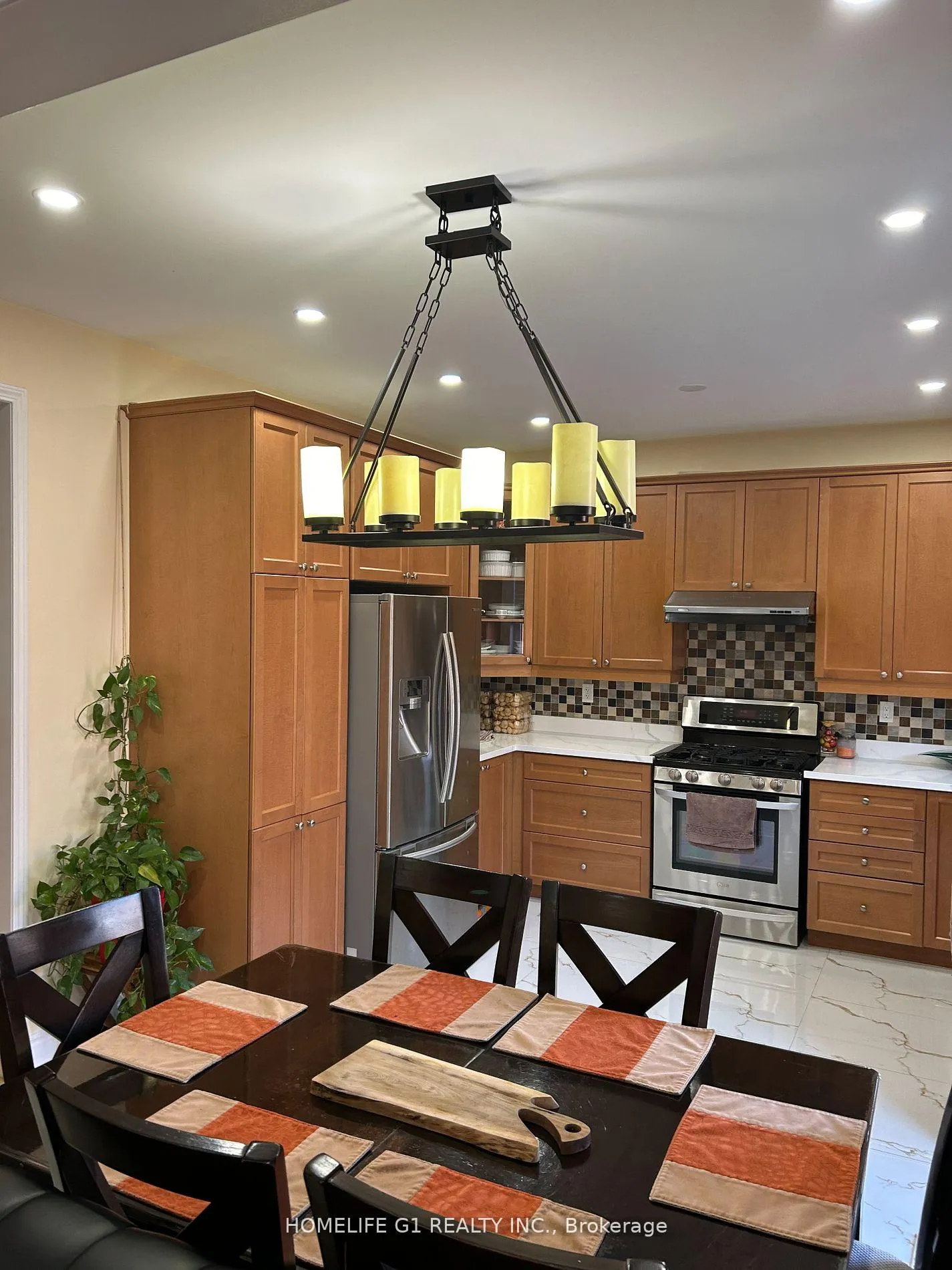 Photo 6 of 17 Seascape Crescent, Brampton, Bram East — HOMEH