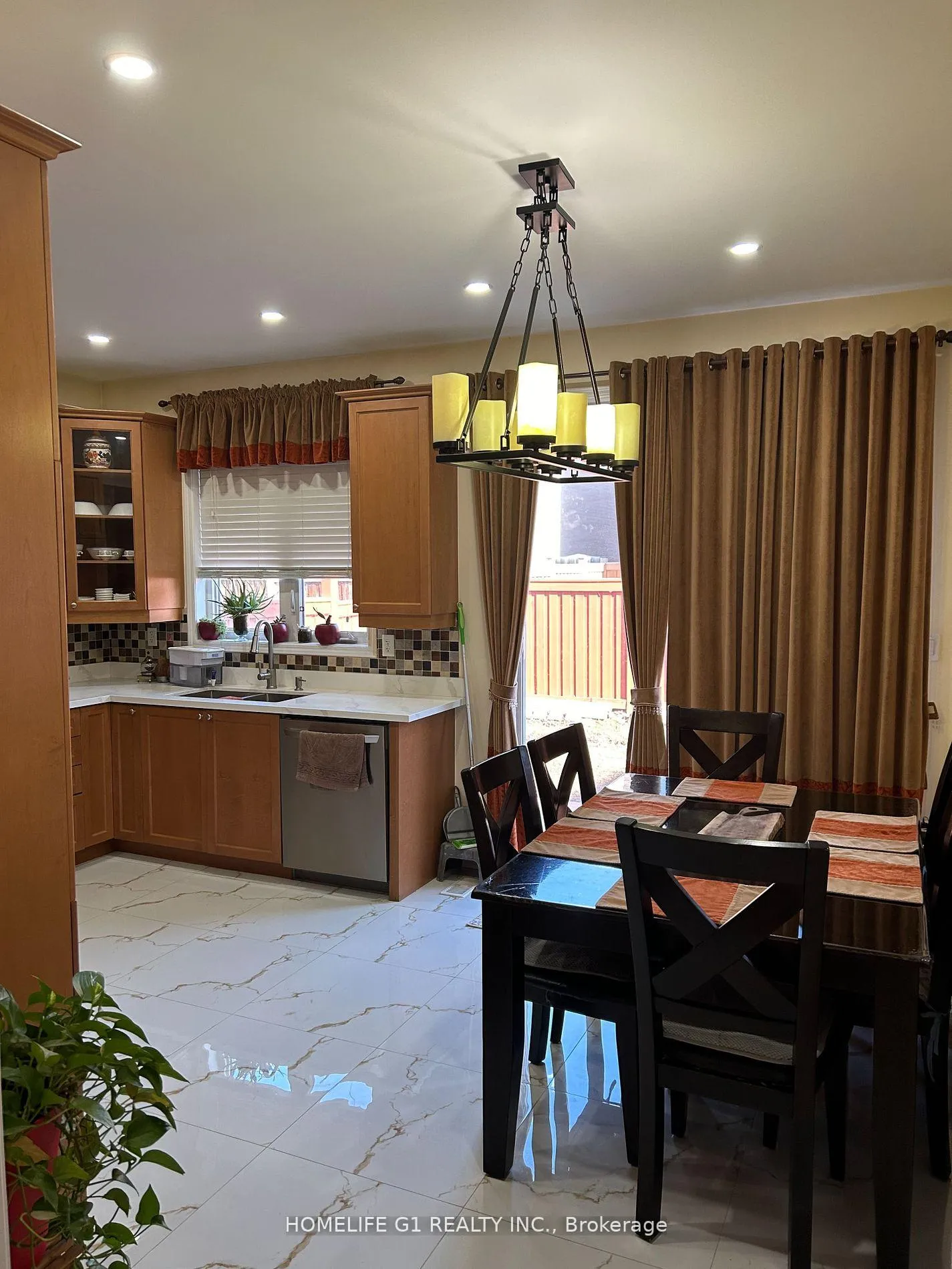 Photo 7 of 17 Seascape Crescent, Brampton, Bram East — HOMEH