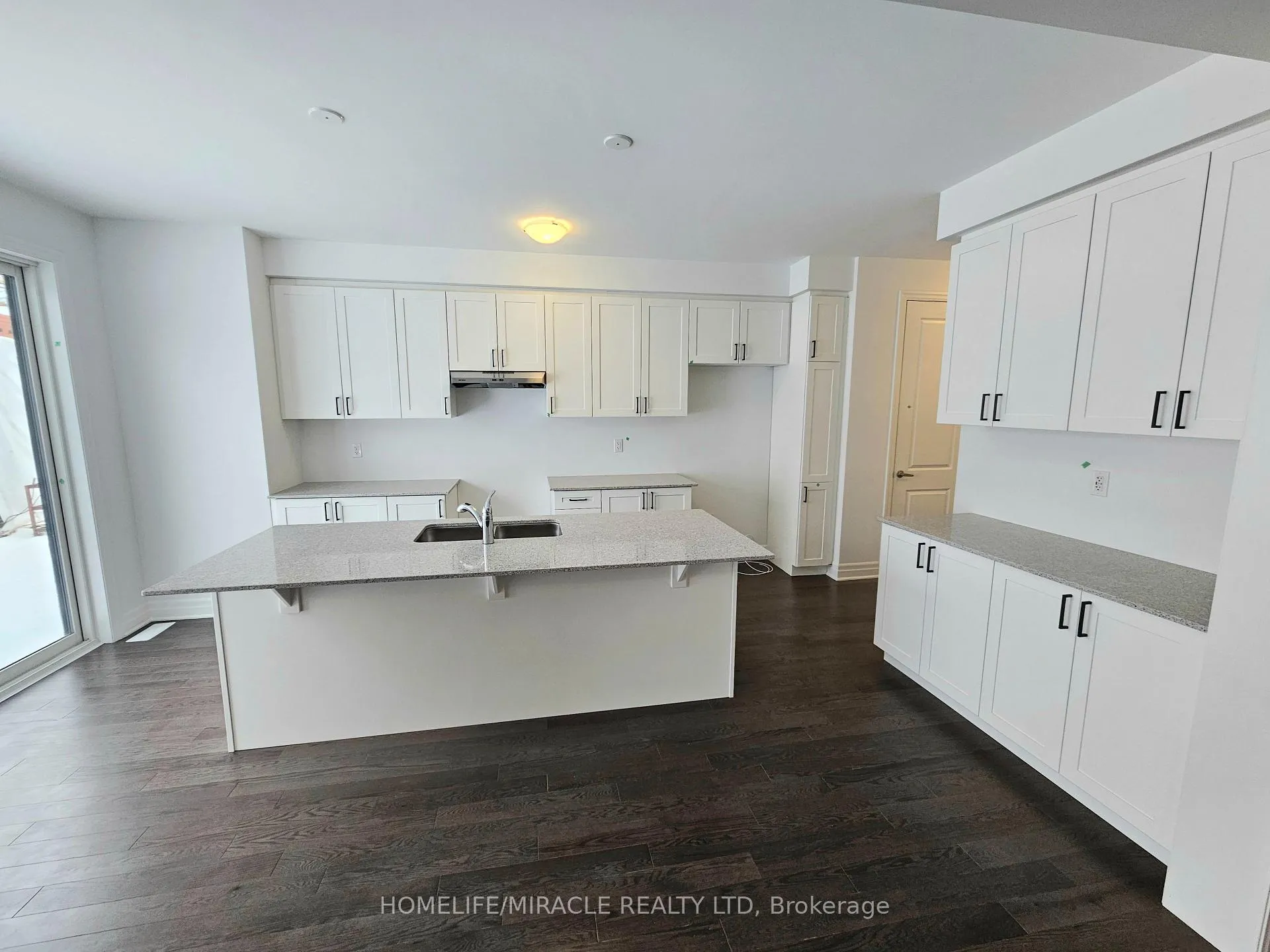 Photo 8 of 1307 Lily Crescent, Milton, Walker — HOMEH