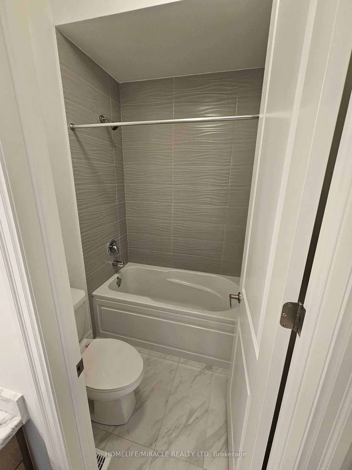 Photo 28 of 1307 Lily Crescent, Milton, Walker — HOMEH