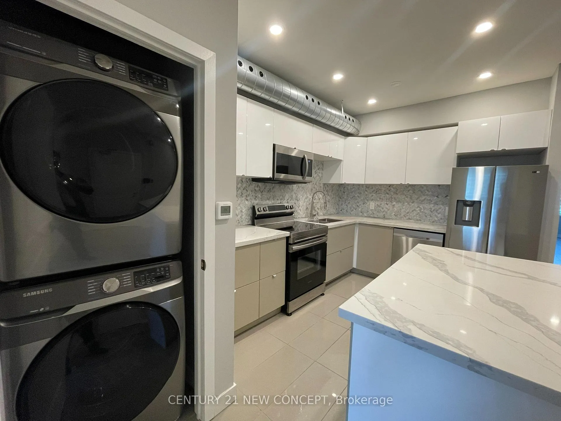 Photo 3 of Unit 3, 602 Bloor Street W, Toronto, The Annex — HOMEH