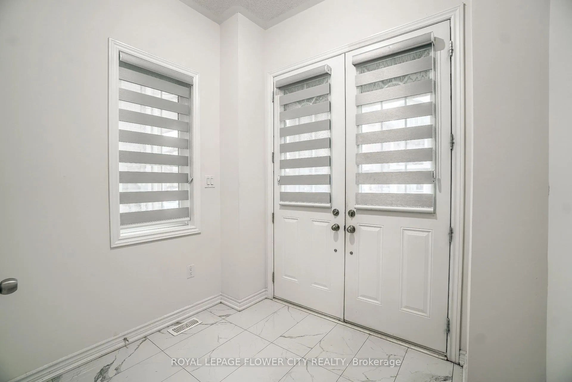 Photo 5 of Unit Upper, 37 Hashmi Place, Brampton, Credit Valley — HOMEH
