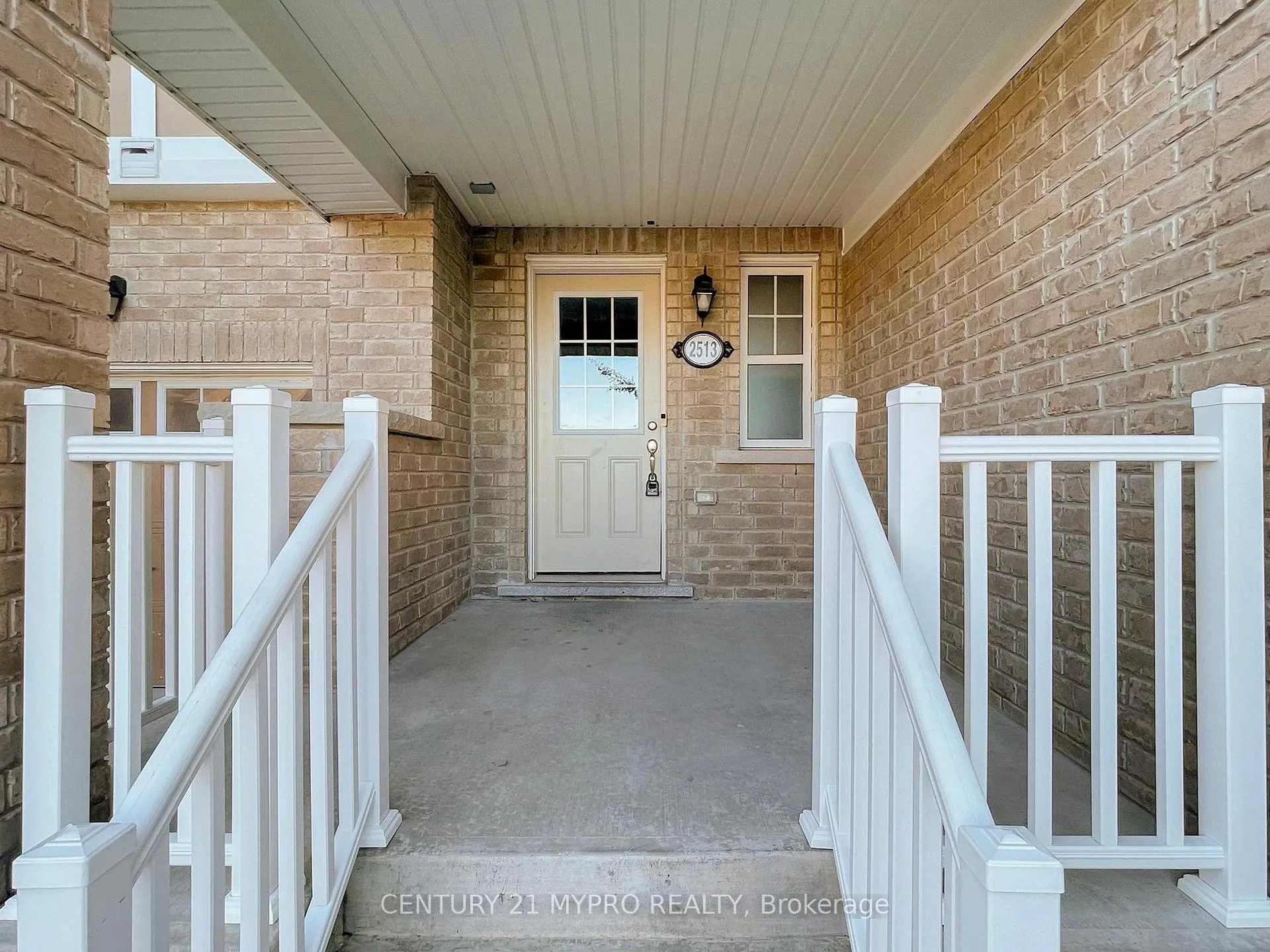 Photo 2 of 2513 Fall Harvest Crescent, Pickering, Rural Pickering — HOMEH