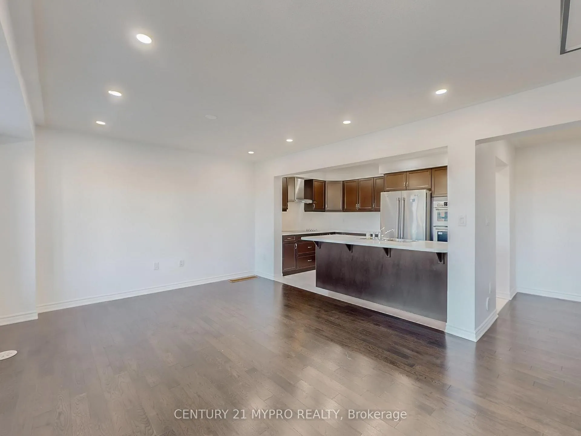 Photo 5 of 2513 Fall Harvest Crescent, Pickering, Rural Pickering — HOMEH