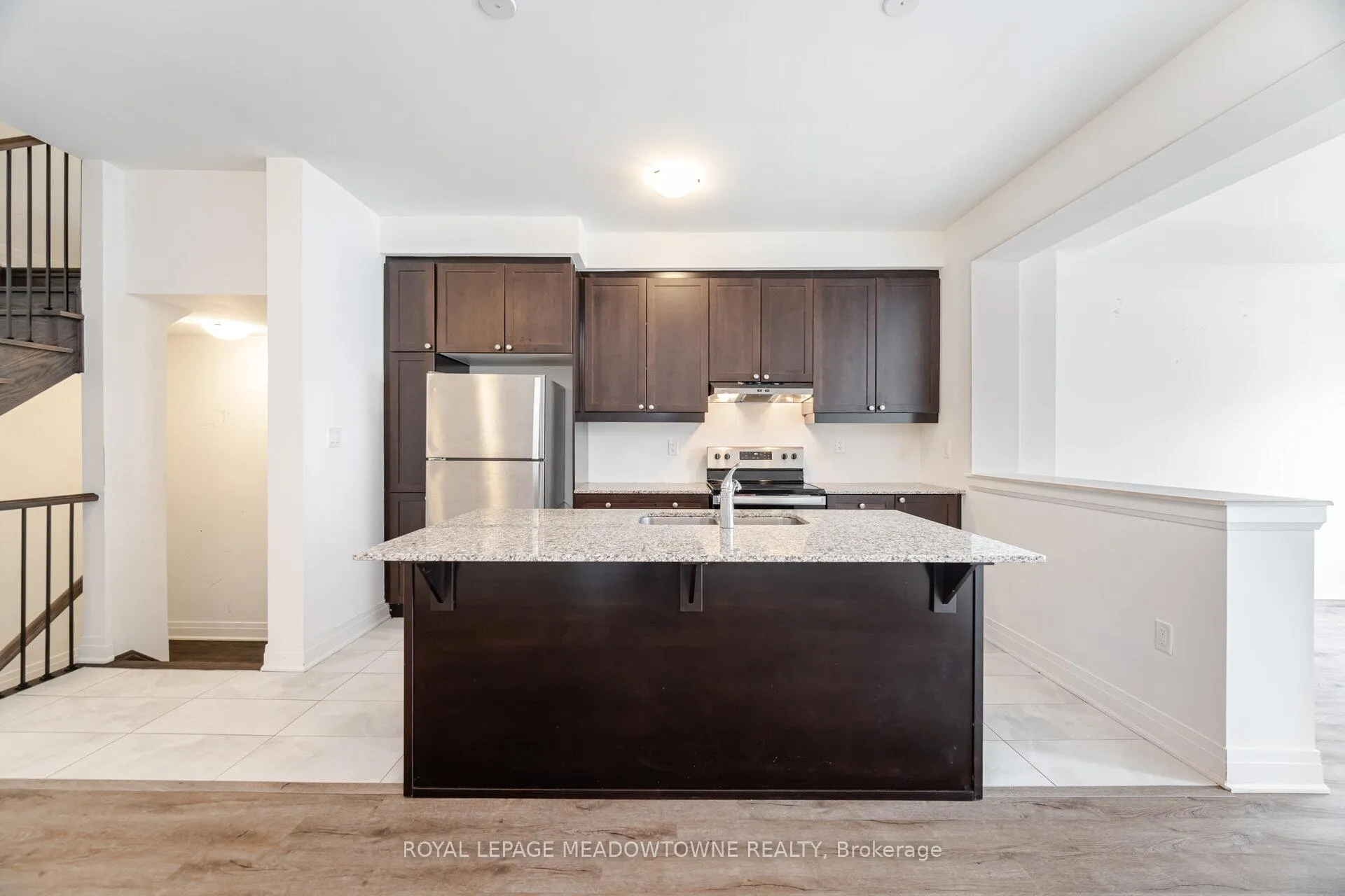 Photo 8 of 45 Melmar Street, Brampton, Northwest Brampton — HOMEH