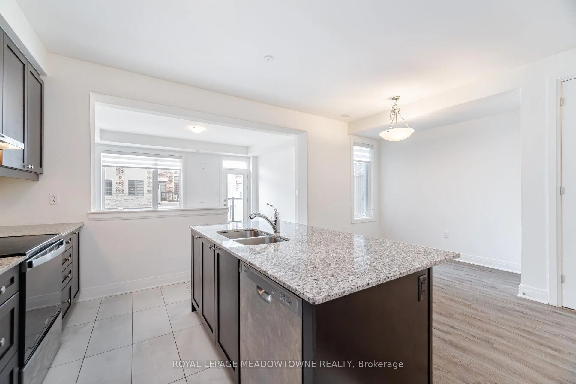 Photo 9 of 45 Melmar Street, Brampton, Northwest Brampton — HOMEH