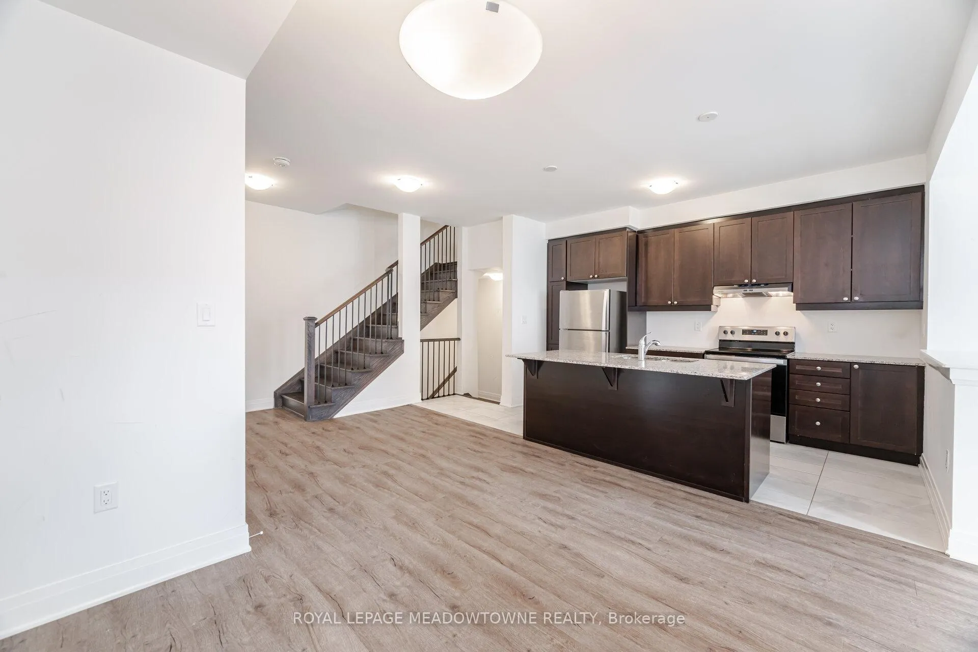 Photo 13 of 45 Melmar Street, Brampton, Northwest Brampton — HOMEH
