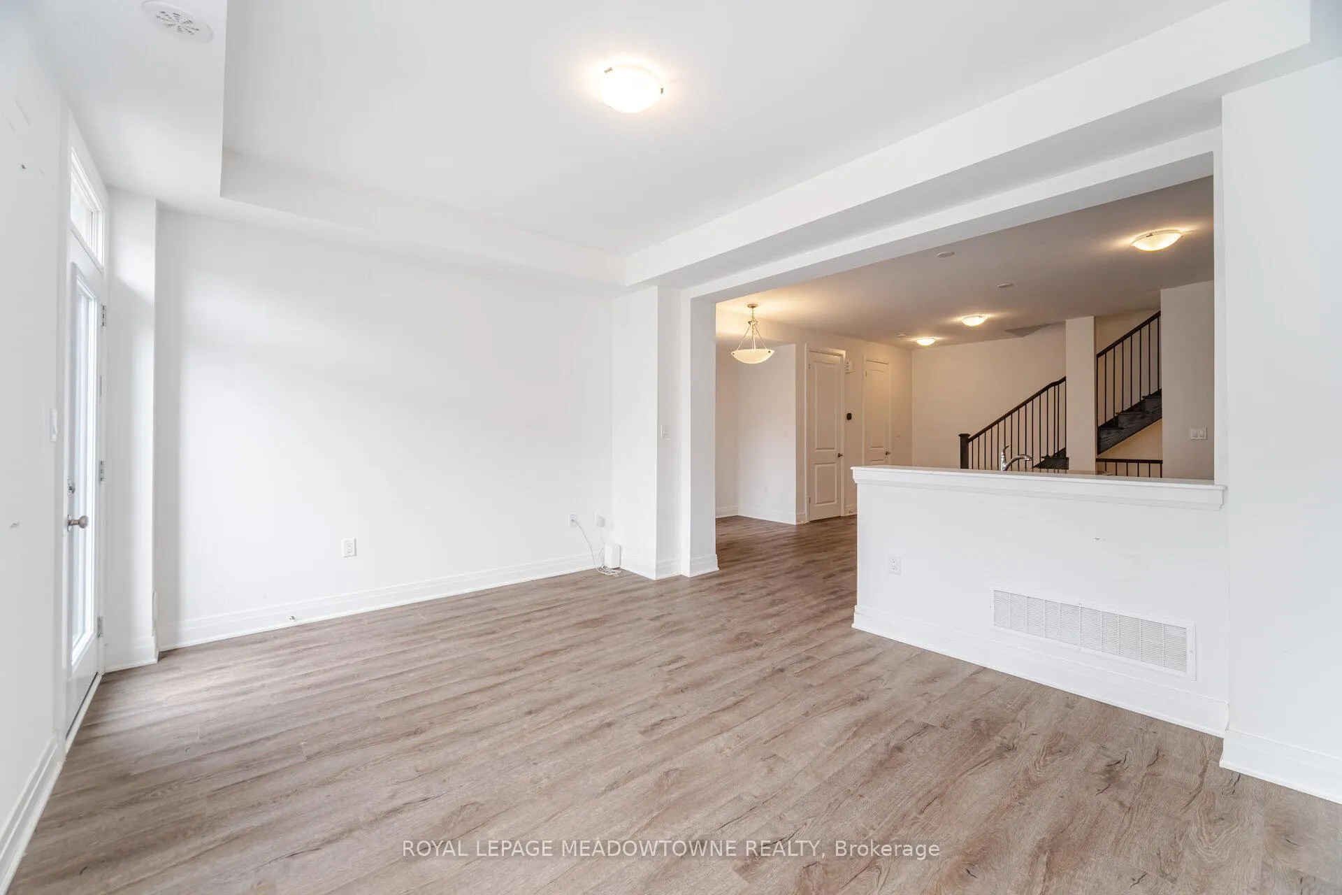 Photo 16 of 45 Melmar Street, Brampton, Northwest Brampton — HOMEH