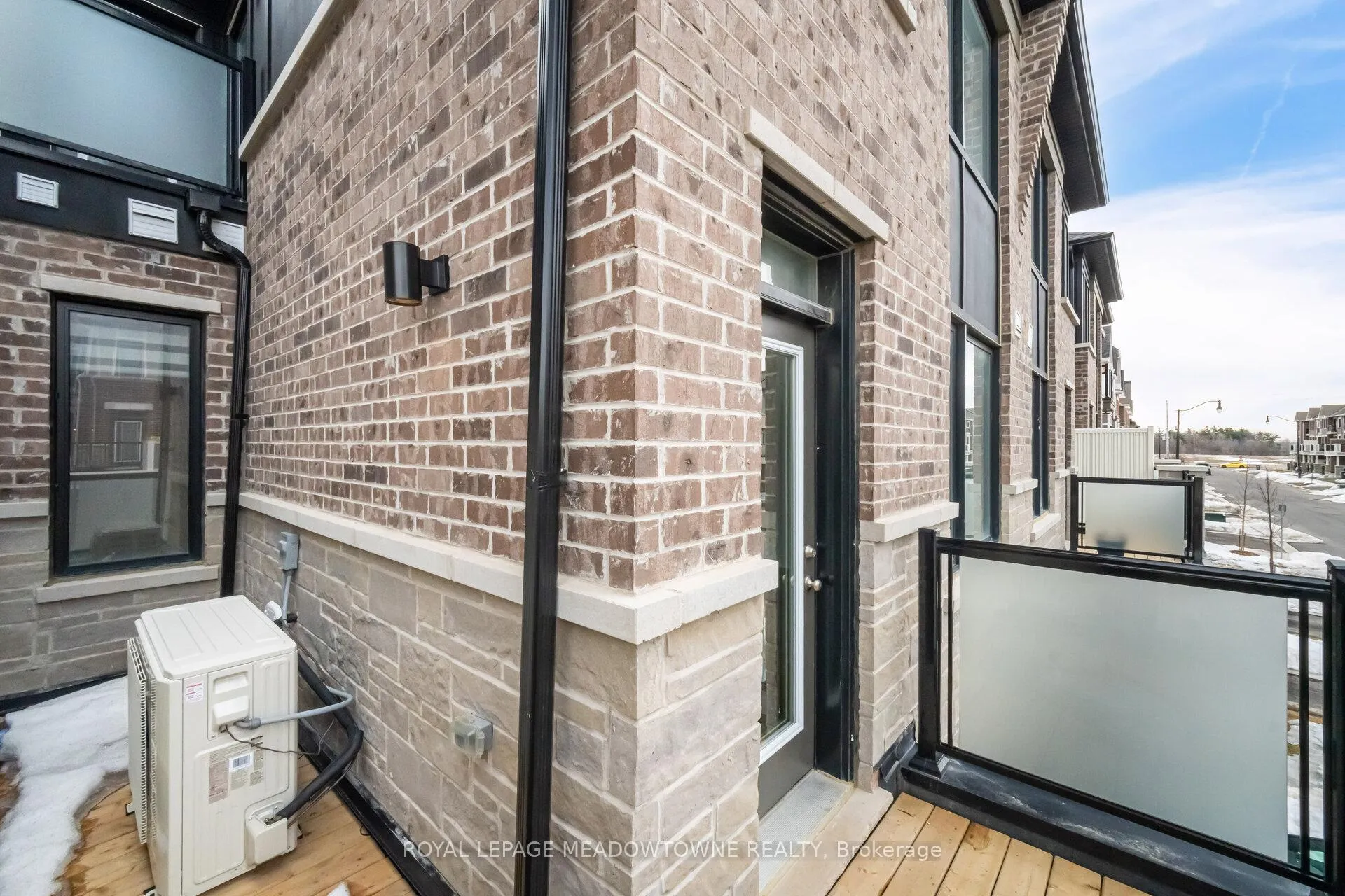 Photo 18 of 45 Melmar Street, Brampton, Northwest Brampton — HOMEH