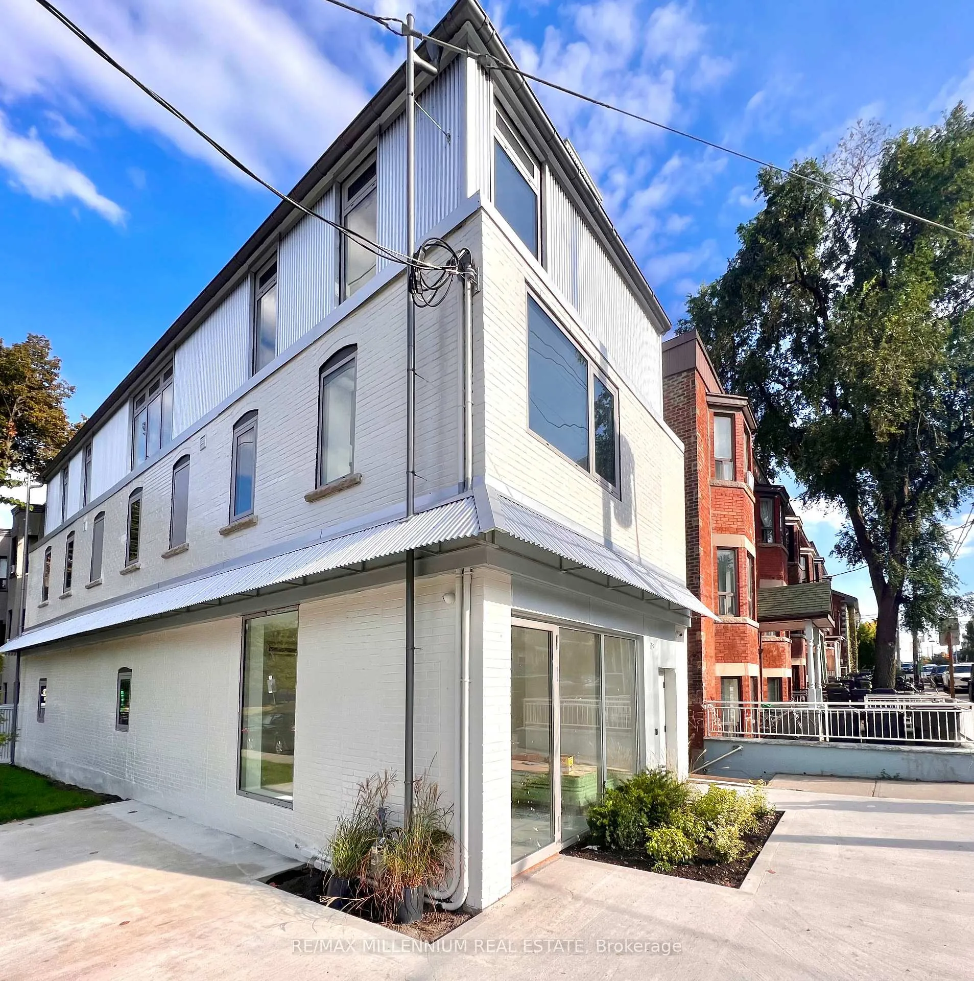 Photo 2 of Unit Unit 3, 299 Ossington Avenue, Toronto, Trinity-Bellwoods — HOMEH