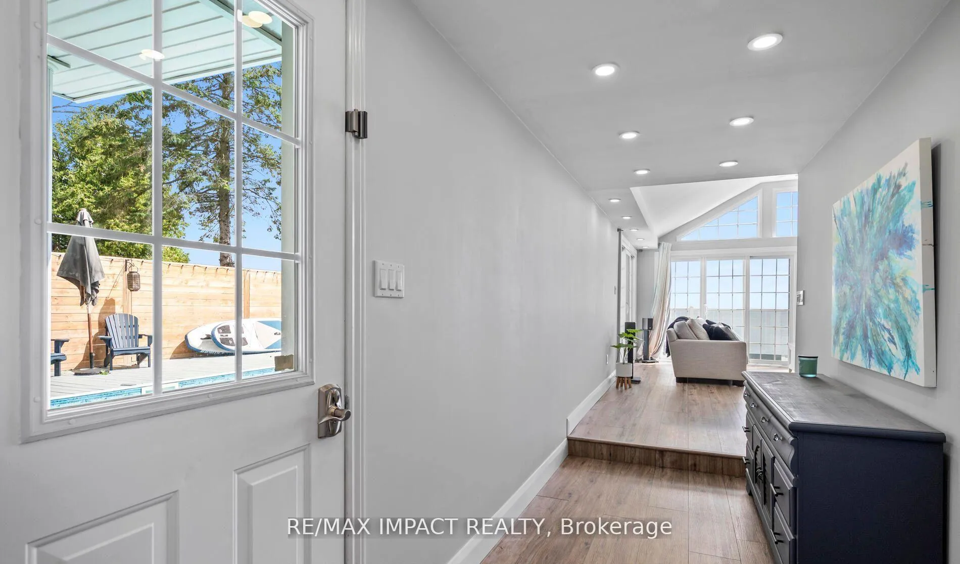 Photo 4 of 59 Cedar Crest Beach Road, Clarington, Bowmanville — HOMEH