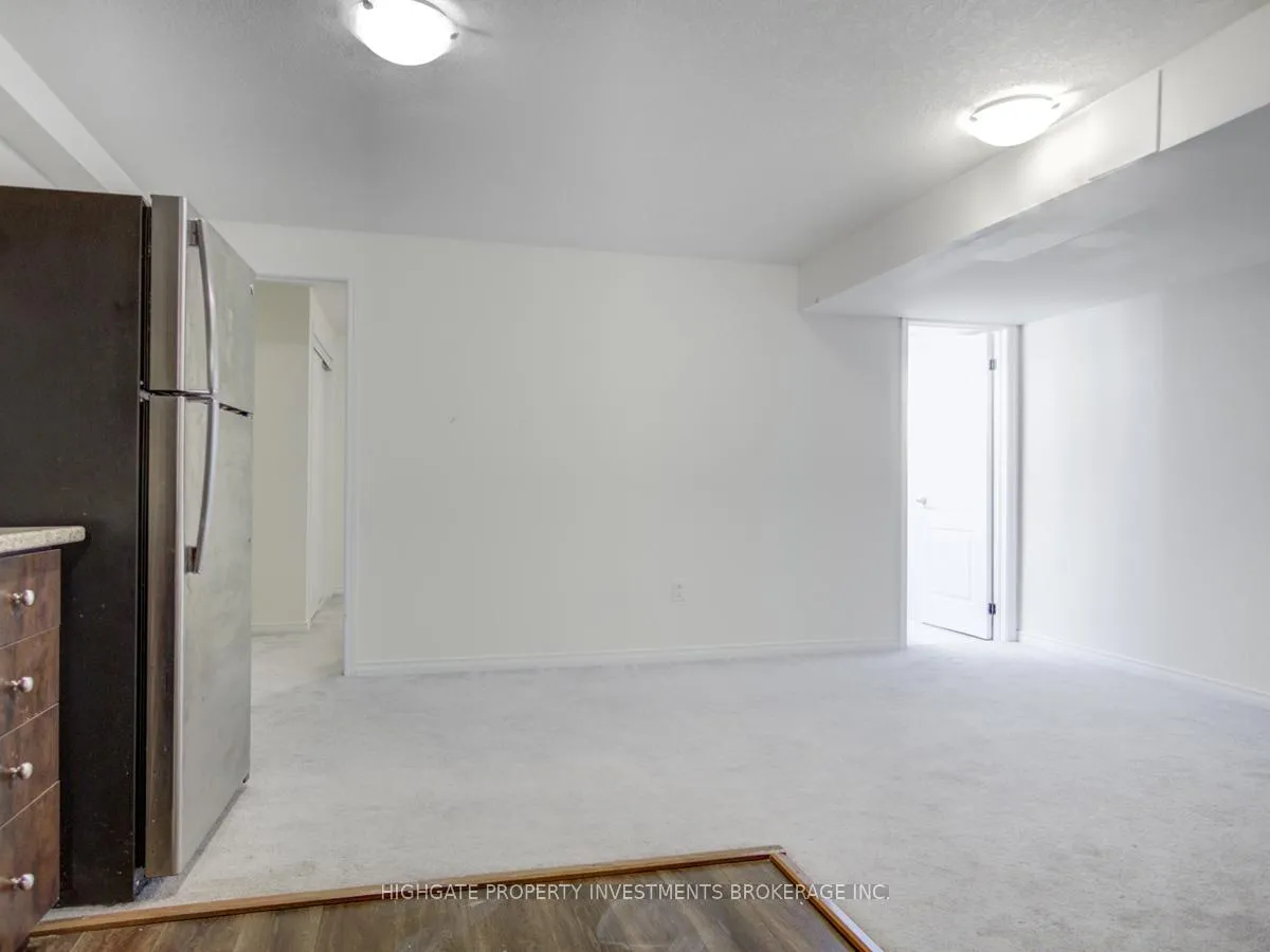 Photo 3 of Unit Lower, 418 Queen Mary Drive, Brampton, Fletcher's Meadow — HOMEH