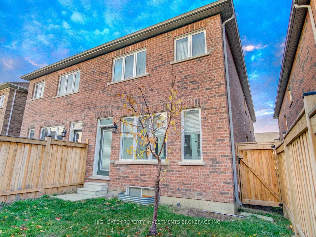 Photo 9 of Unit Lower, 418 Queen Mary Drive, Brampton, Fletcher's Meadow — HOMEH