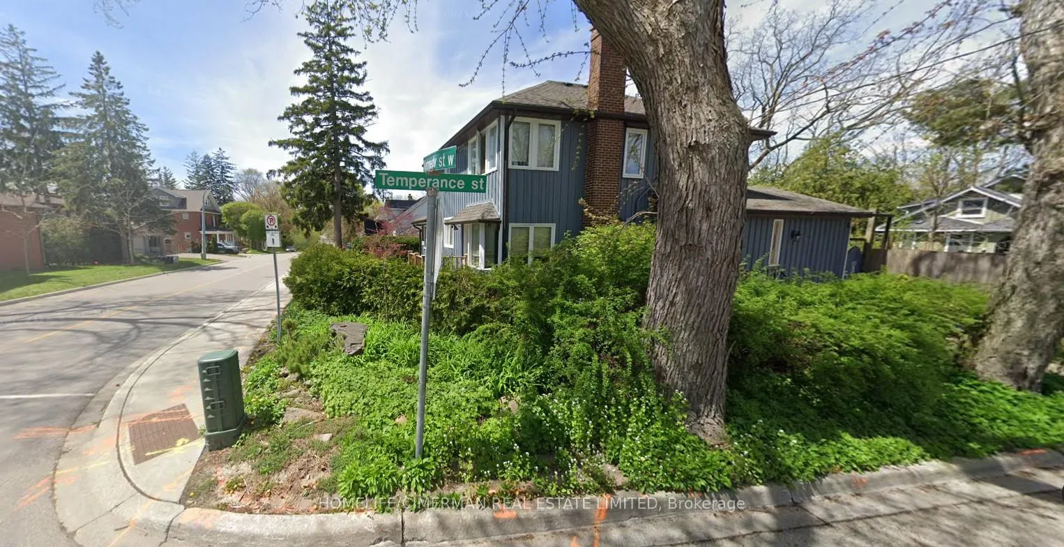 Photo 2 of Unit Unit C, 24 Kennedy Street, Aurora, Aurora Village — HOMEH