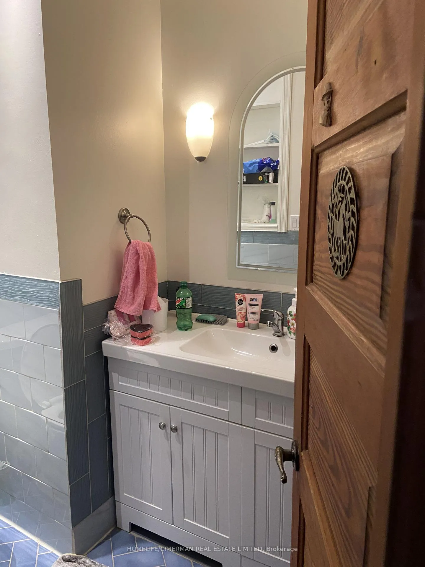 Photo 5 of Unit Unit C, 24 Kennedy Street, Aurora, Aurora Village — HOMEH