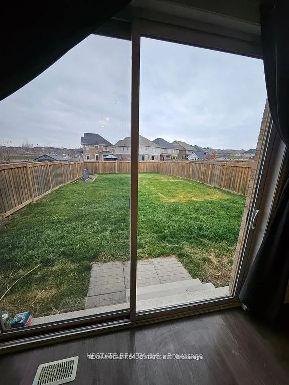 Photo 8 of 117 Donnan Drive, New Tecumseth, Tottenham — HOMEH