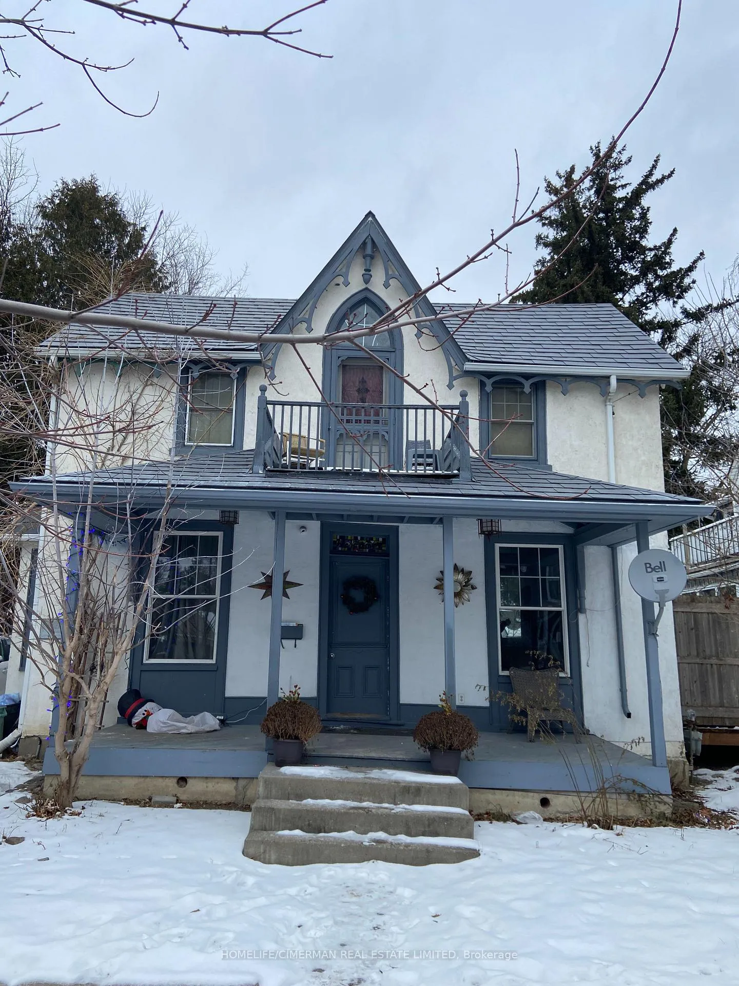Front of Unit 1st Flr, 86 Wellington Street E