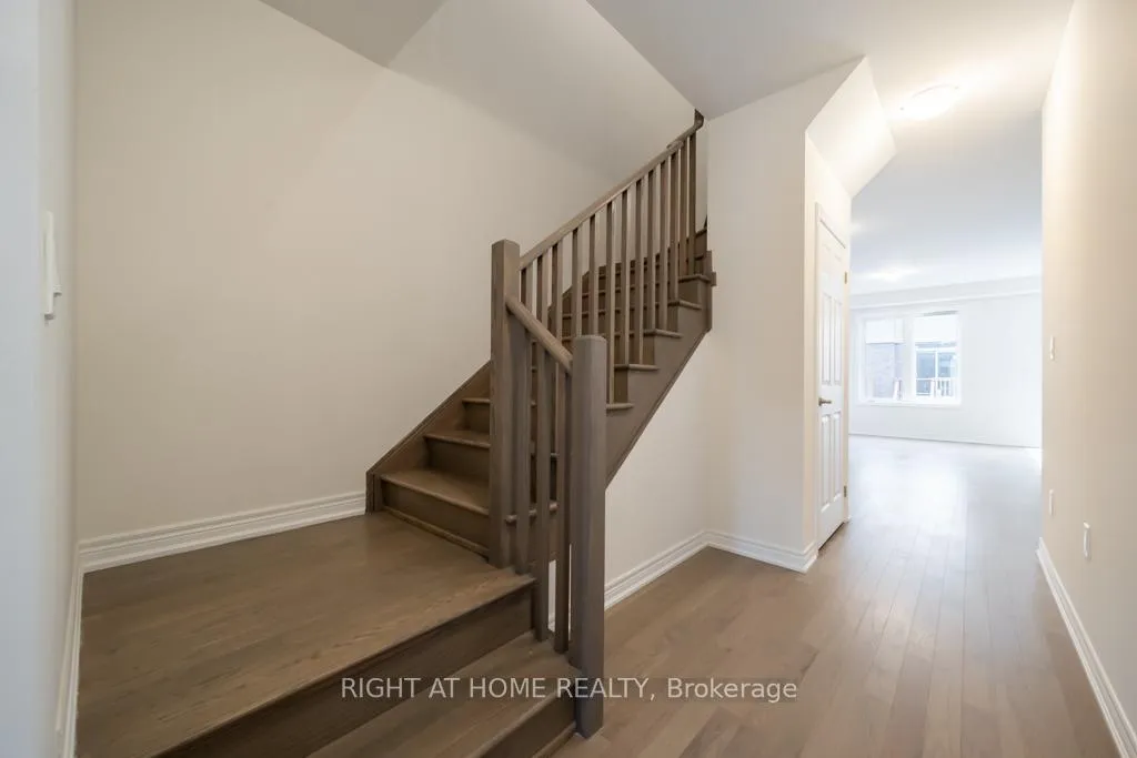 Photo 3 of 90 Air Dancer Crescent, Oshawa, Windfields — HOMEH