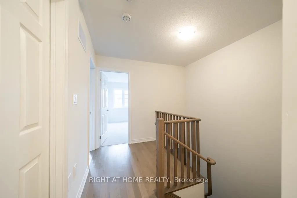 Photo 10 of 90 Air Dancer Crescent, Oshawa, Windfields — HOMEH