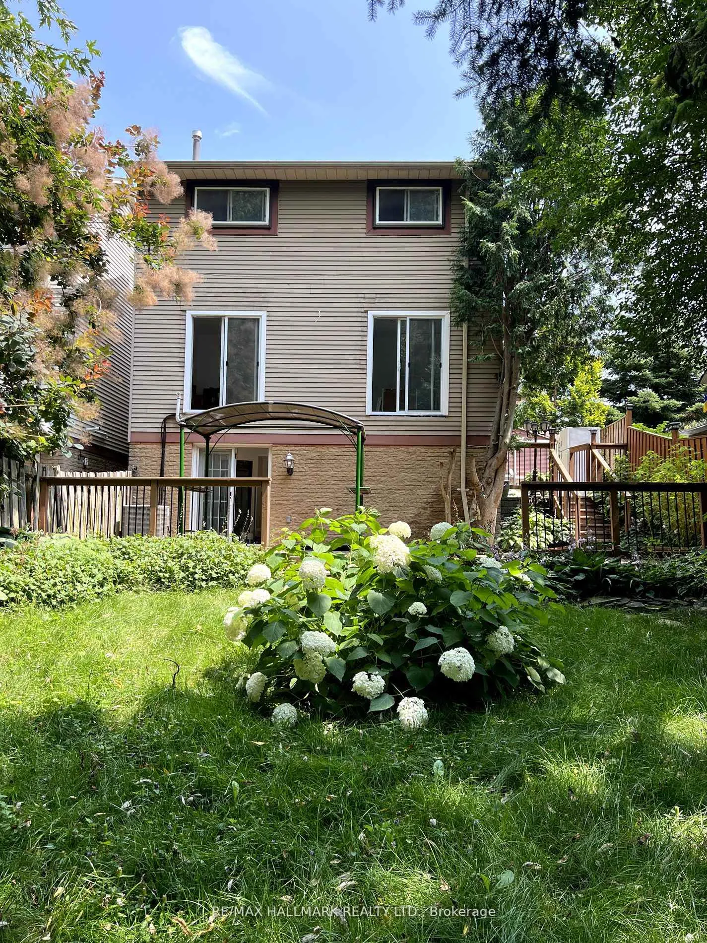 Photo 3 of Unit Bsmt, 6 Wiles Court, Aurora, Aurora Highlands — HOMEH
