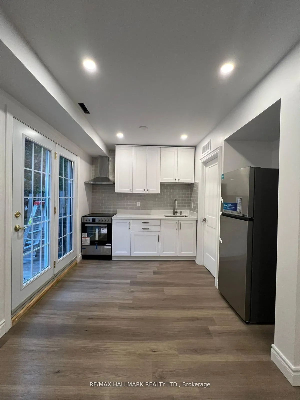 Photo 11 of Unit Bsmt, 6 Wiles Court, Aurora, Aurora Highlands — HOMEH